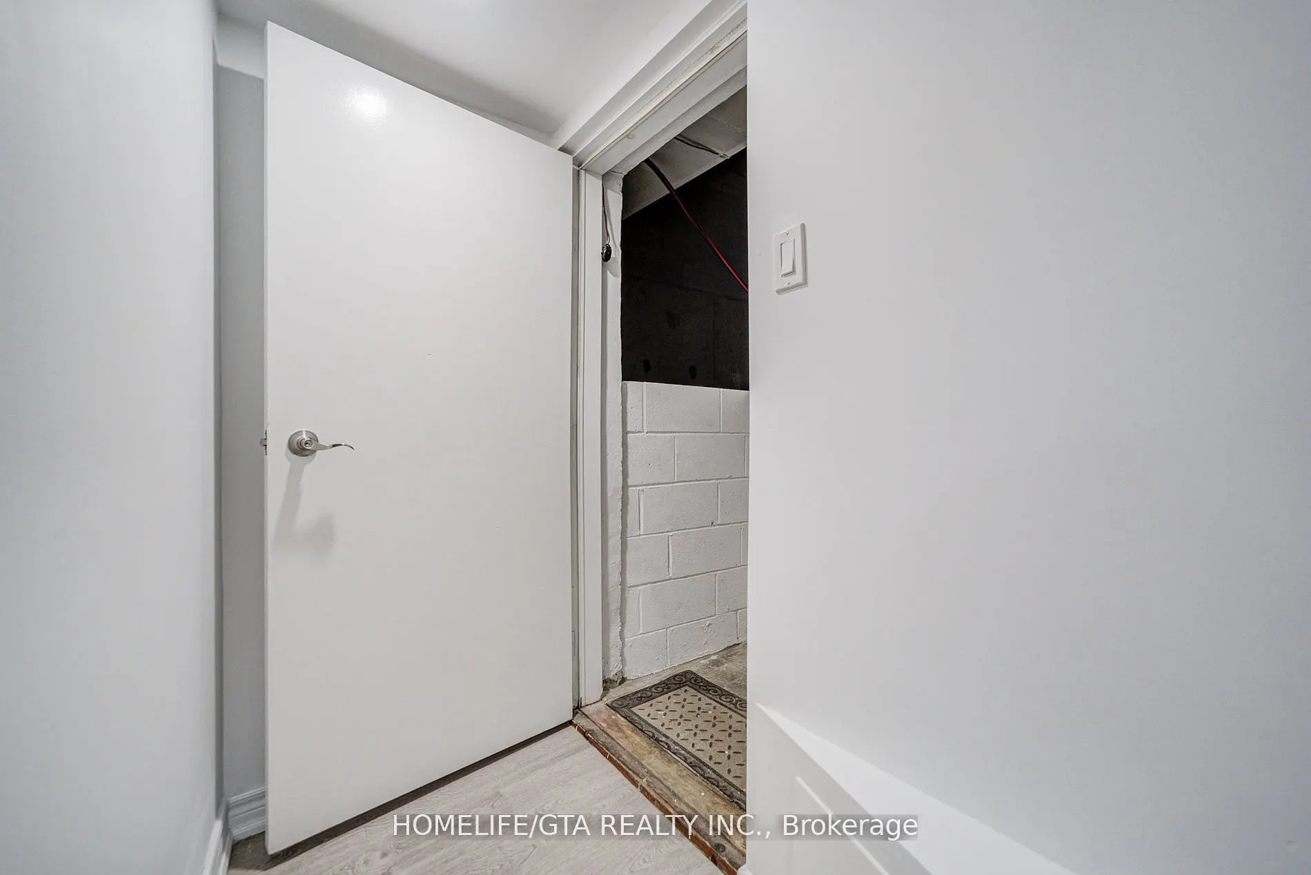 6 Sprucewood Court