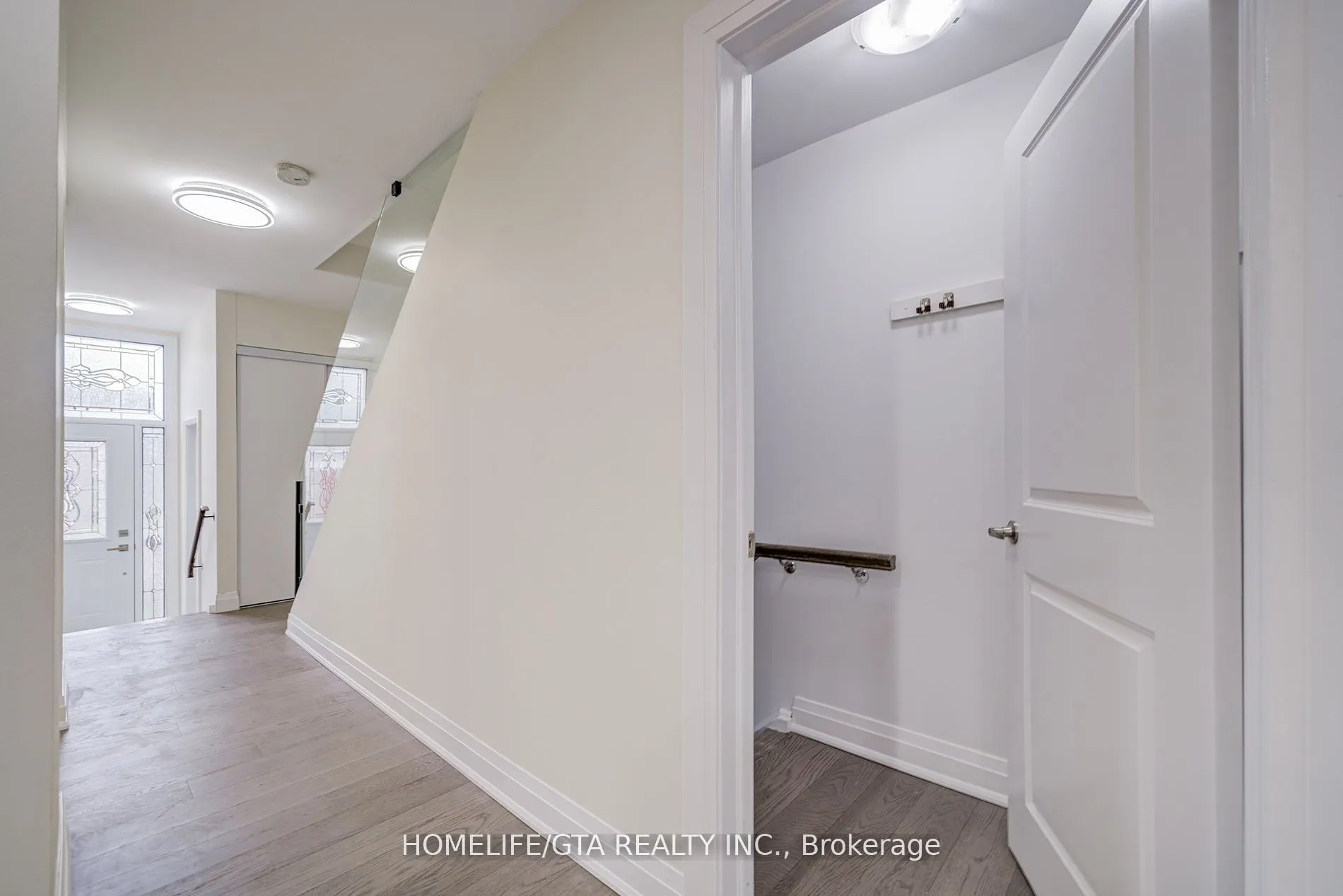 6 Sprucewood Court