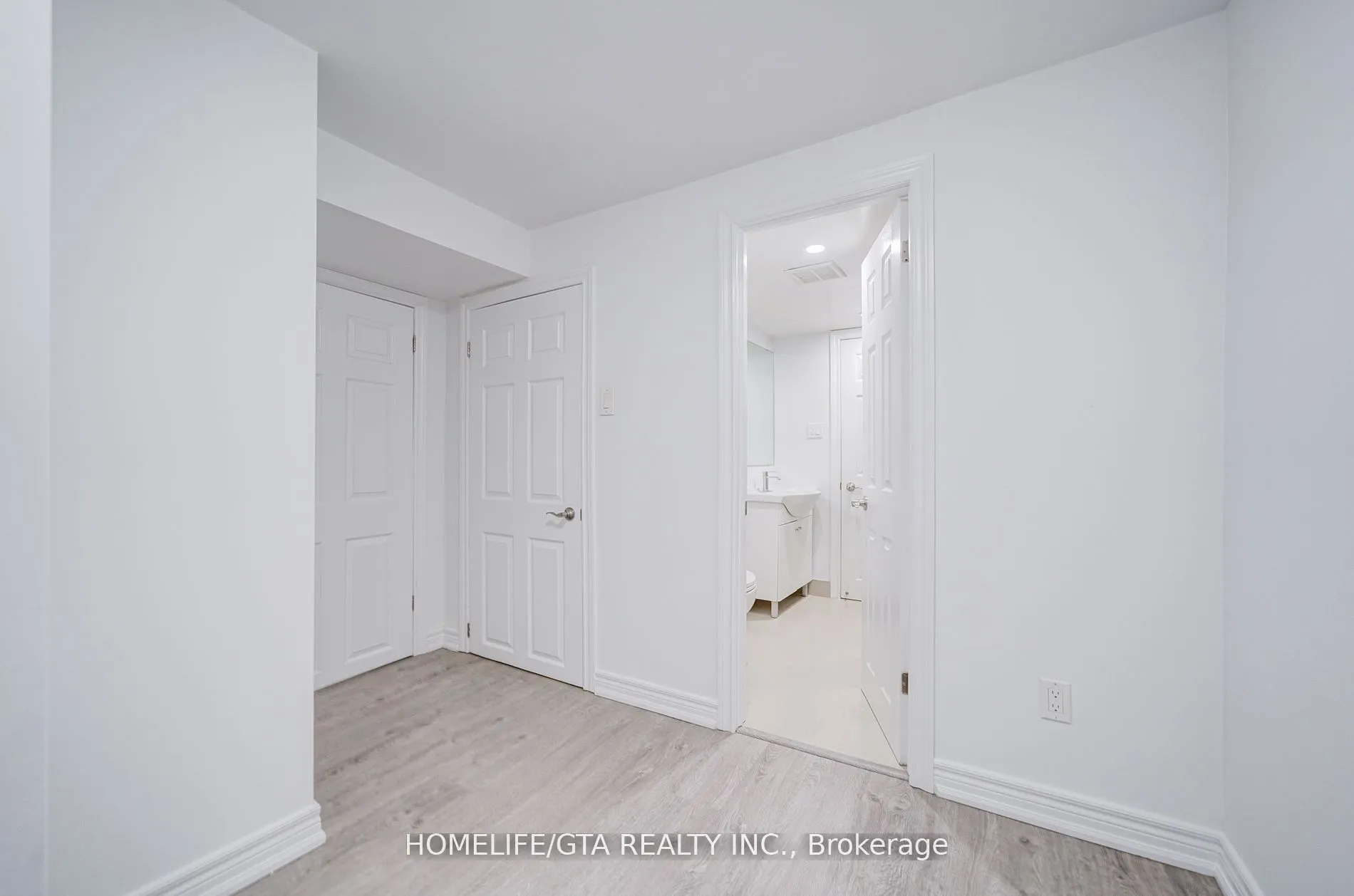 6 Sprucewood Court