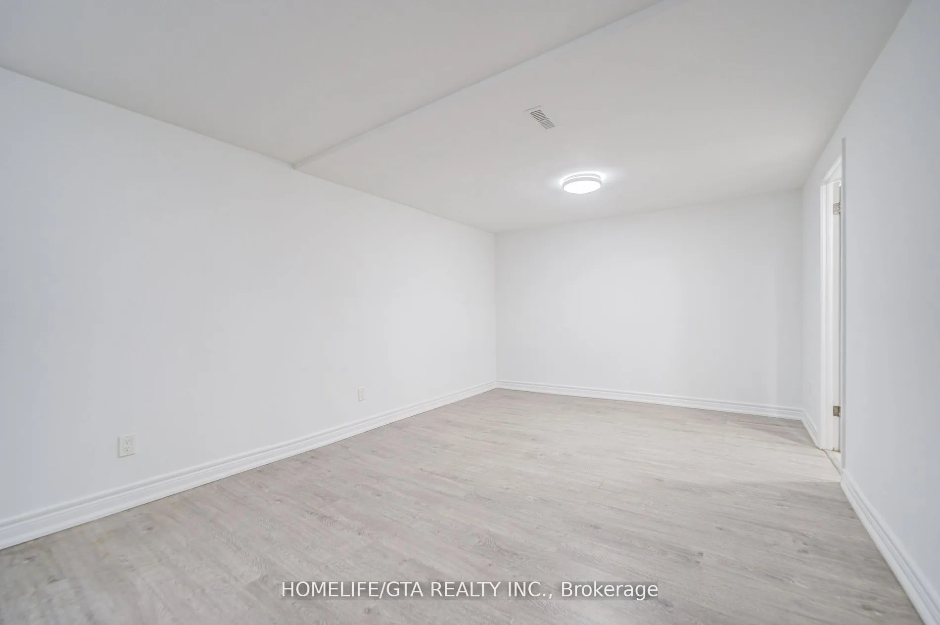 6 Sprucewood Court