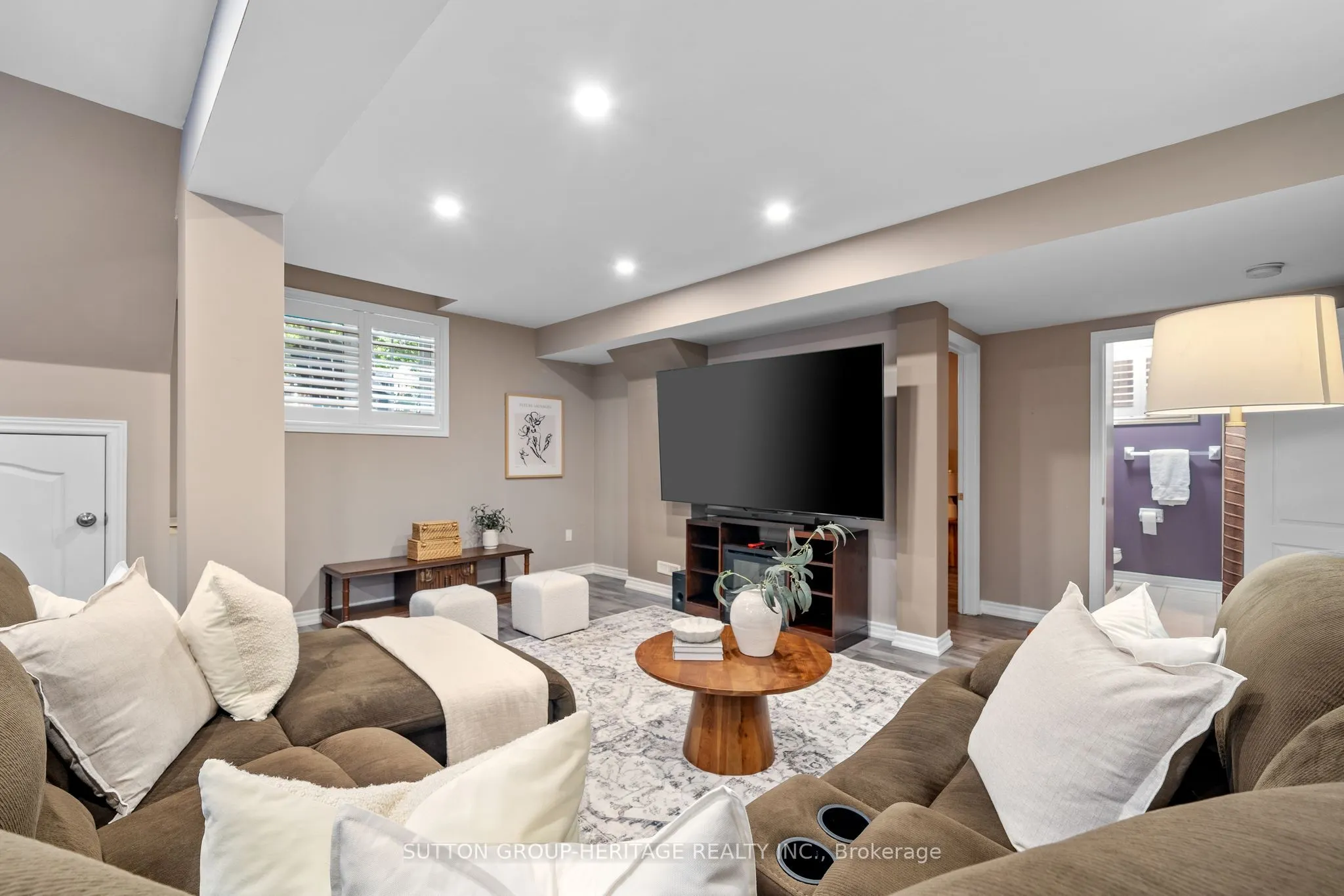 14 Sleepy Hollow Place