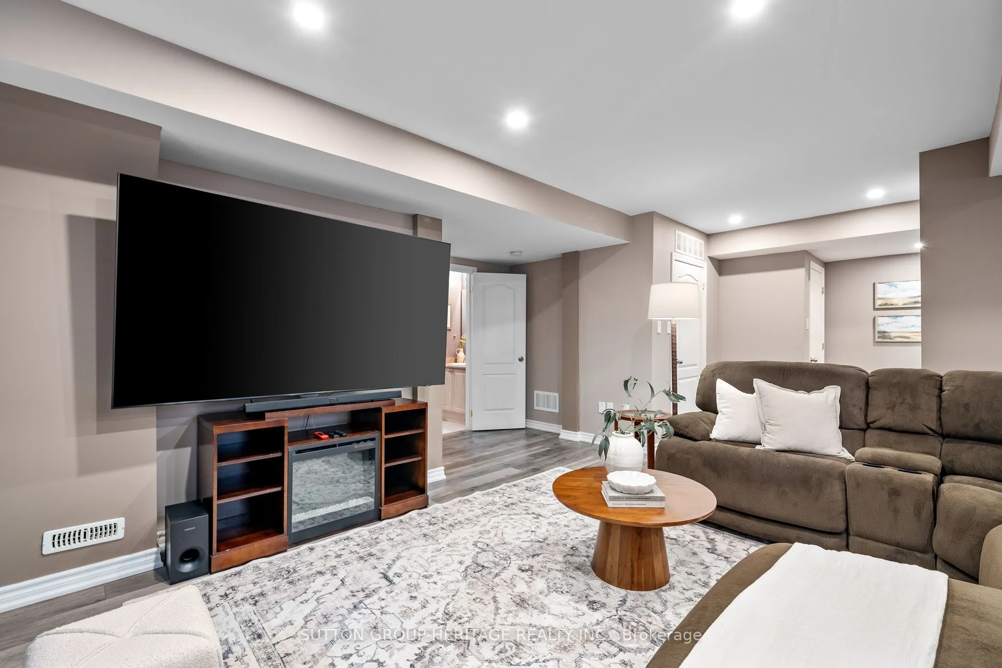 14 Sleepy Hollow Place