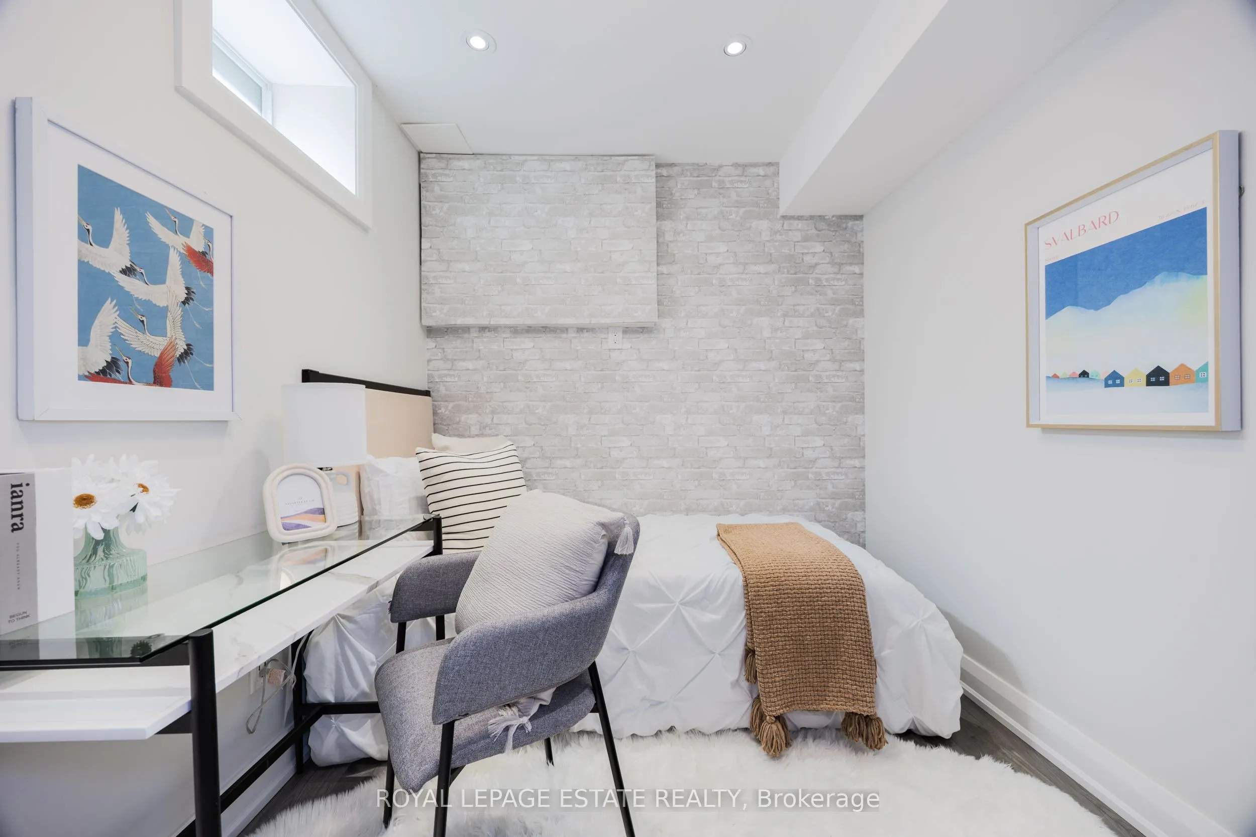 32 Manderley Drive