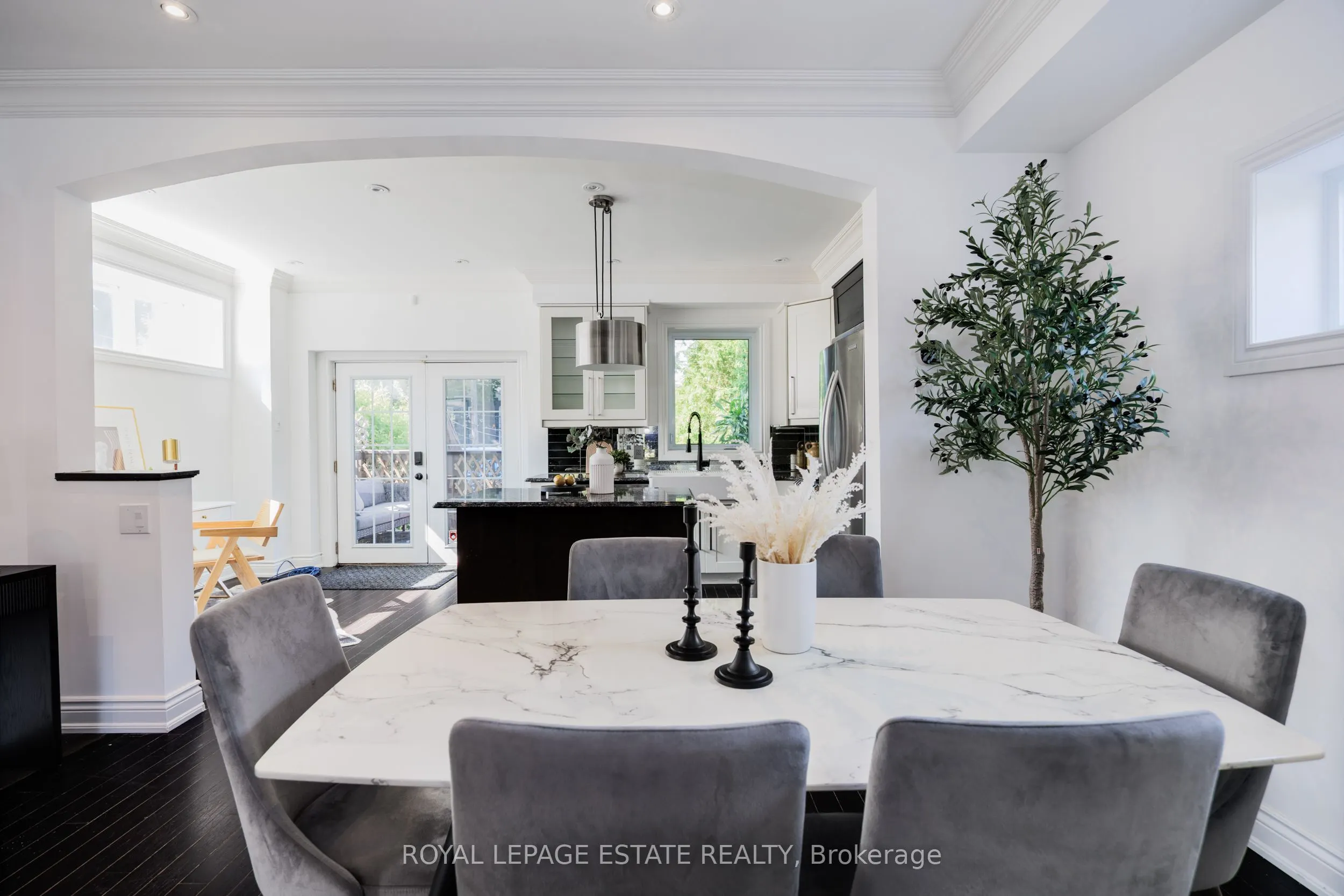 32 Manderley Drive