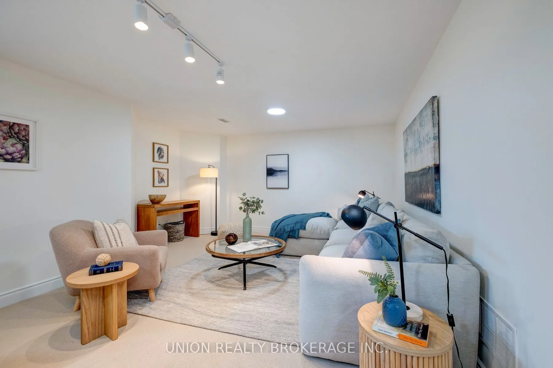 12 Gradwell Drive