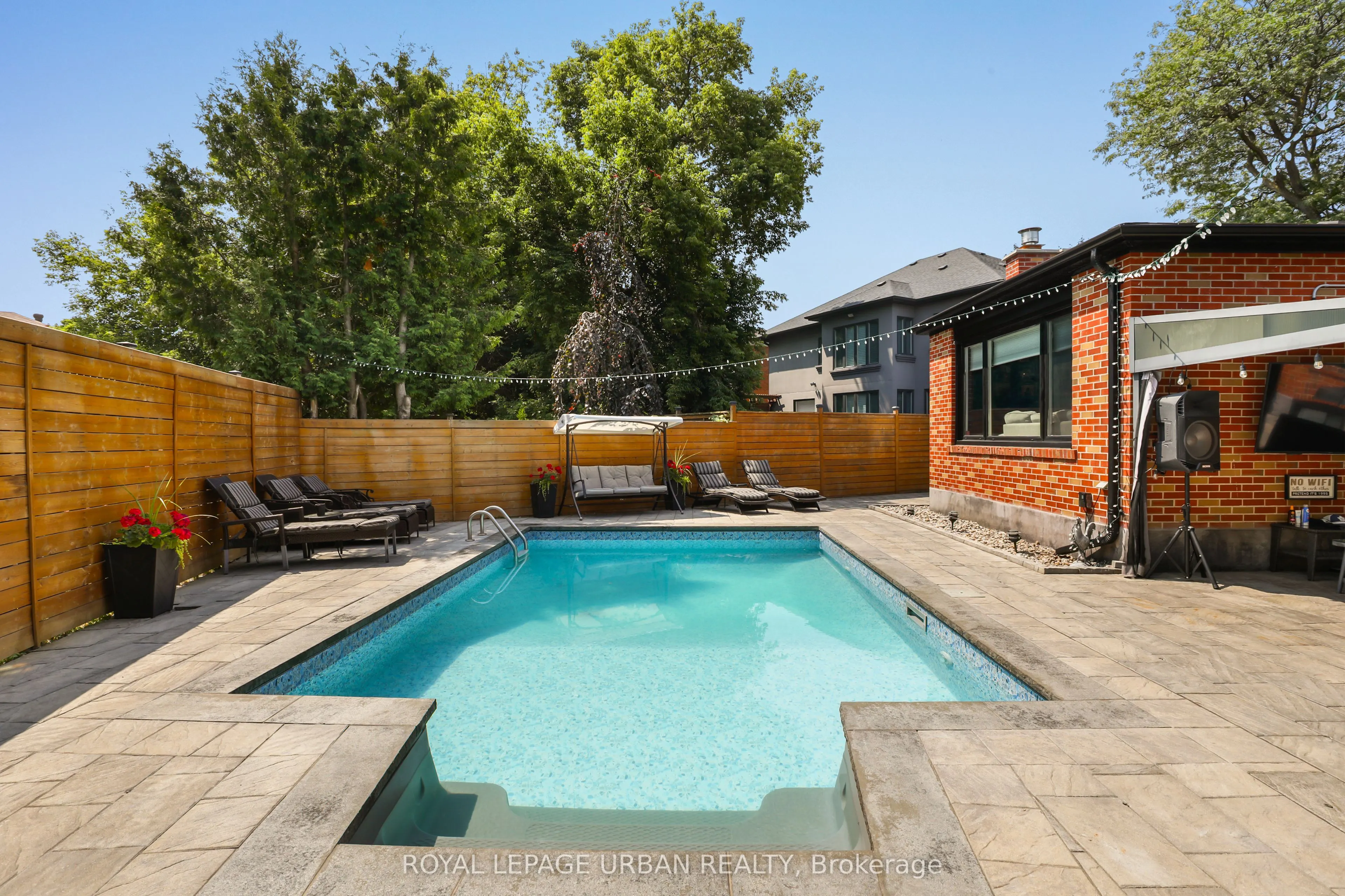 147 Parkview Hill Crescent