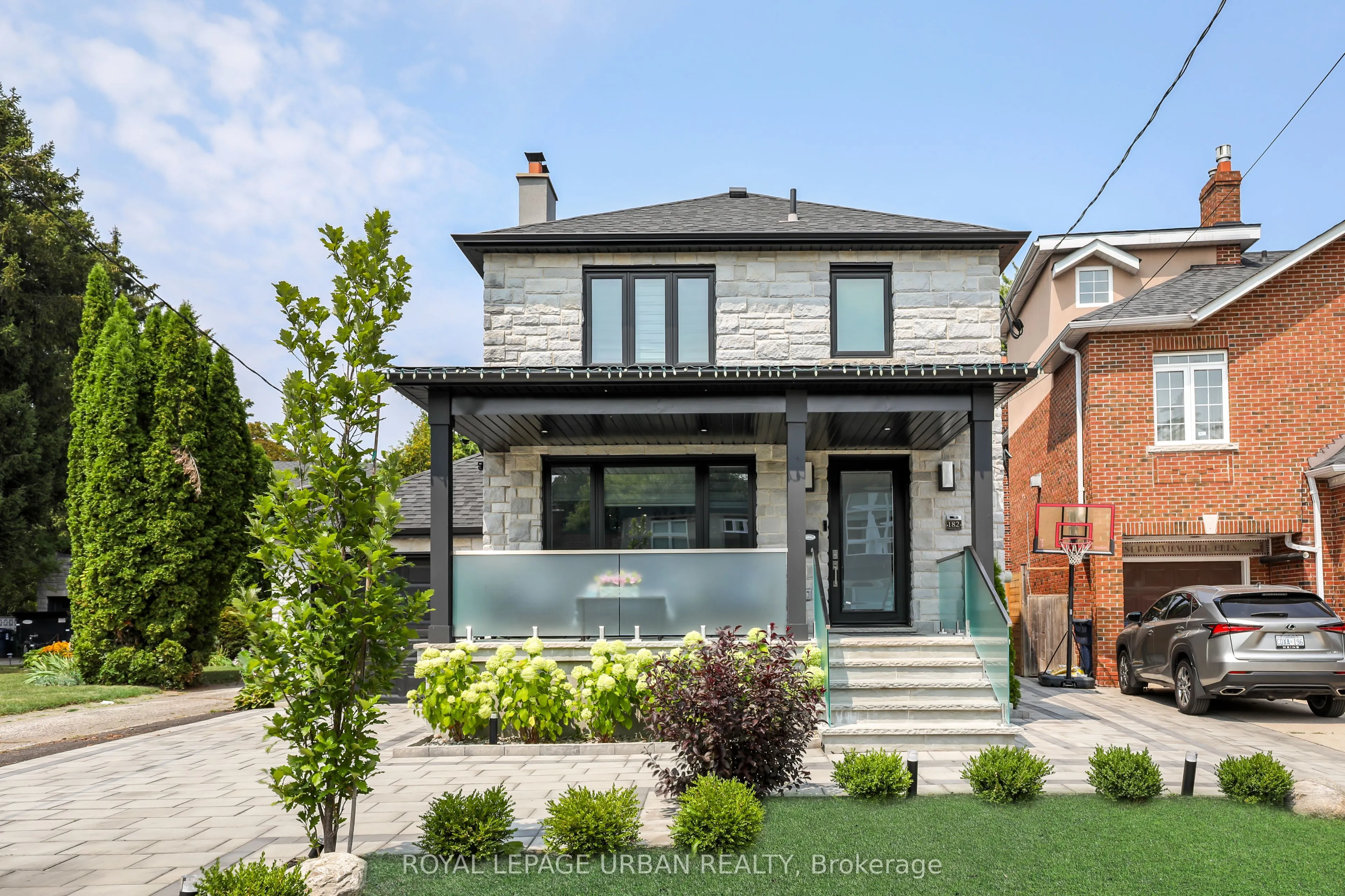 182 Parkview Hill Crescent