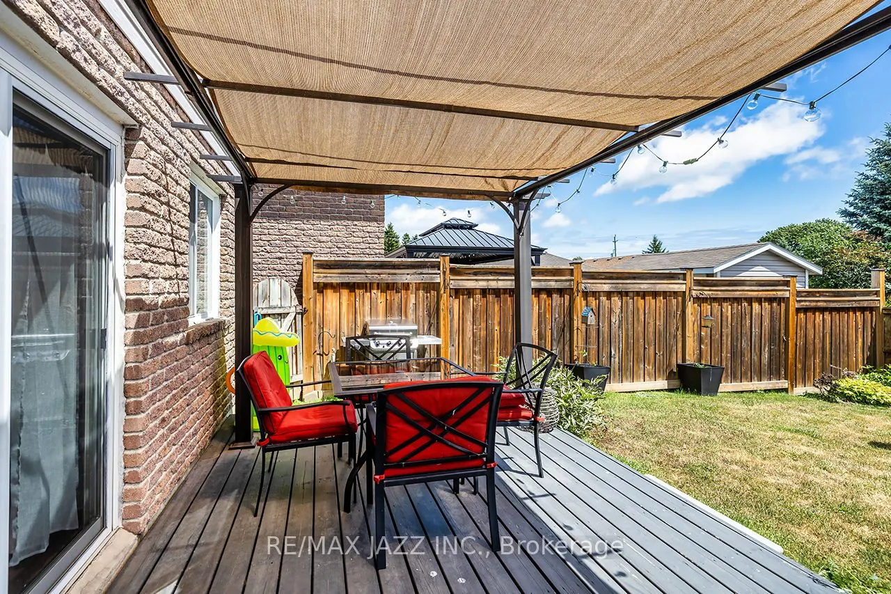 15 Daiseyfield Avenue