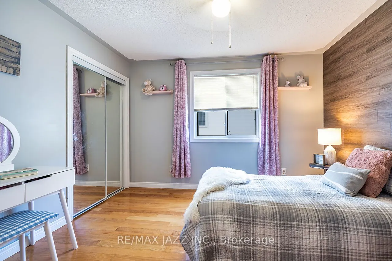 15 Daiseyfield Avenue