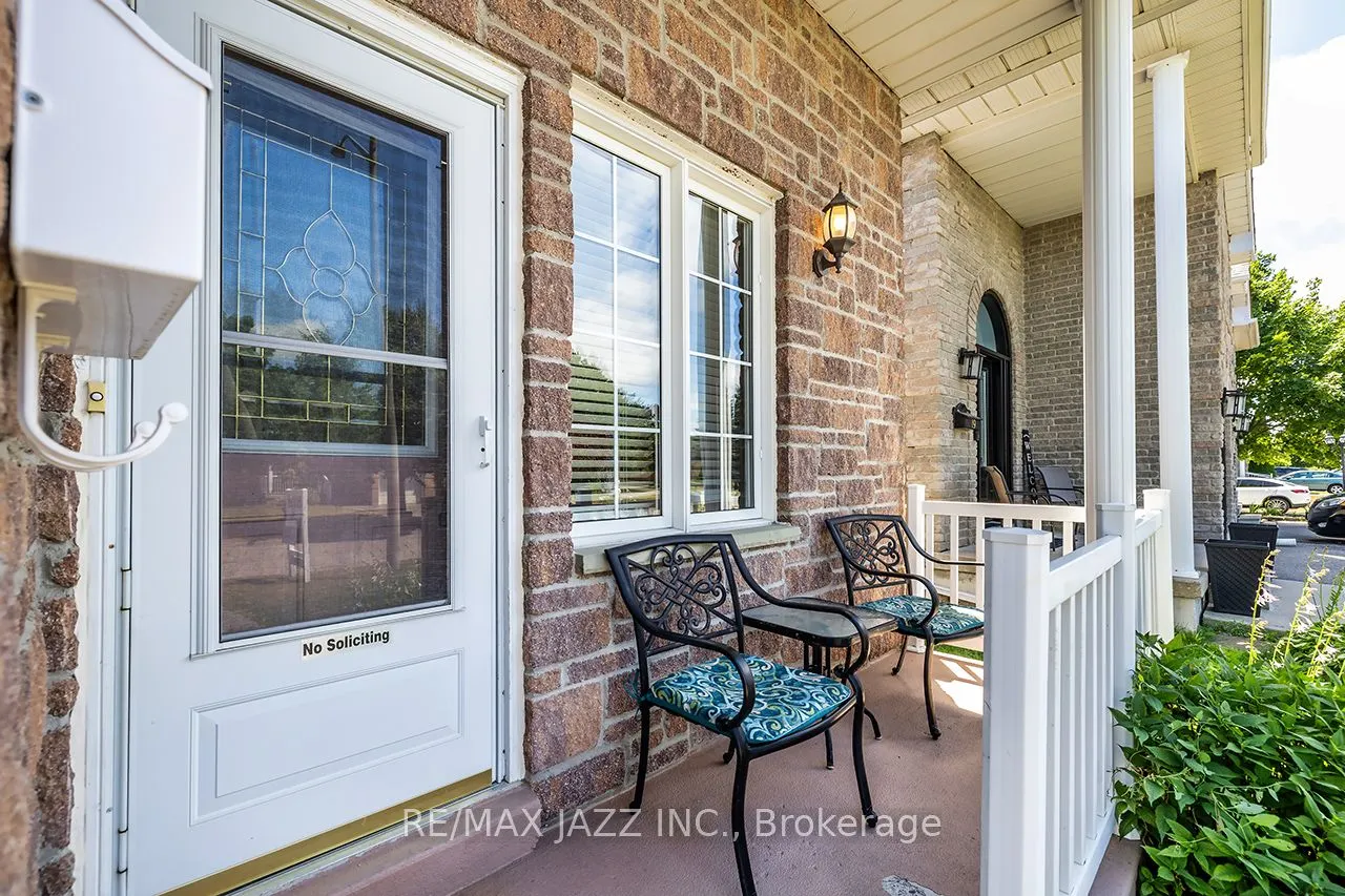 15 Daiseyfield Avenue