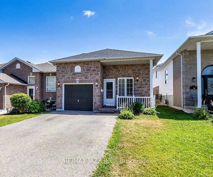 15 Daiseyfield Avenue