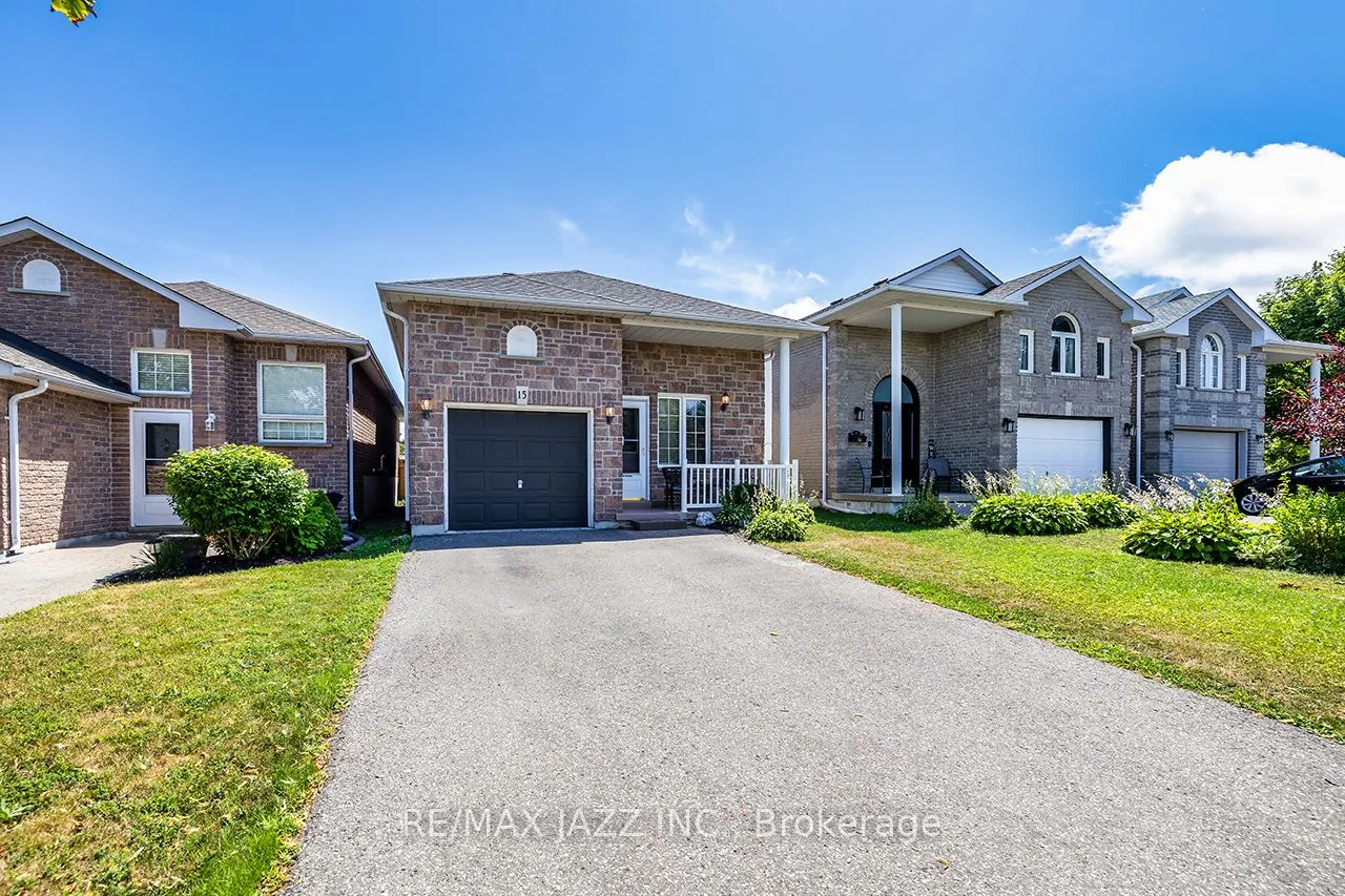 15 Daiseyfield Avenue