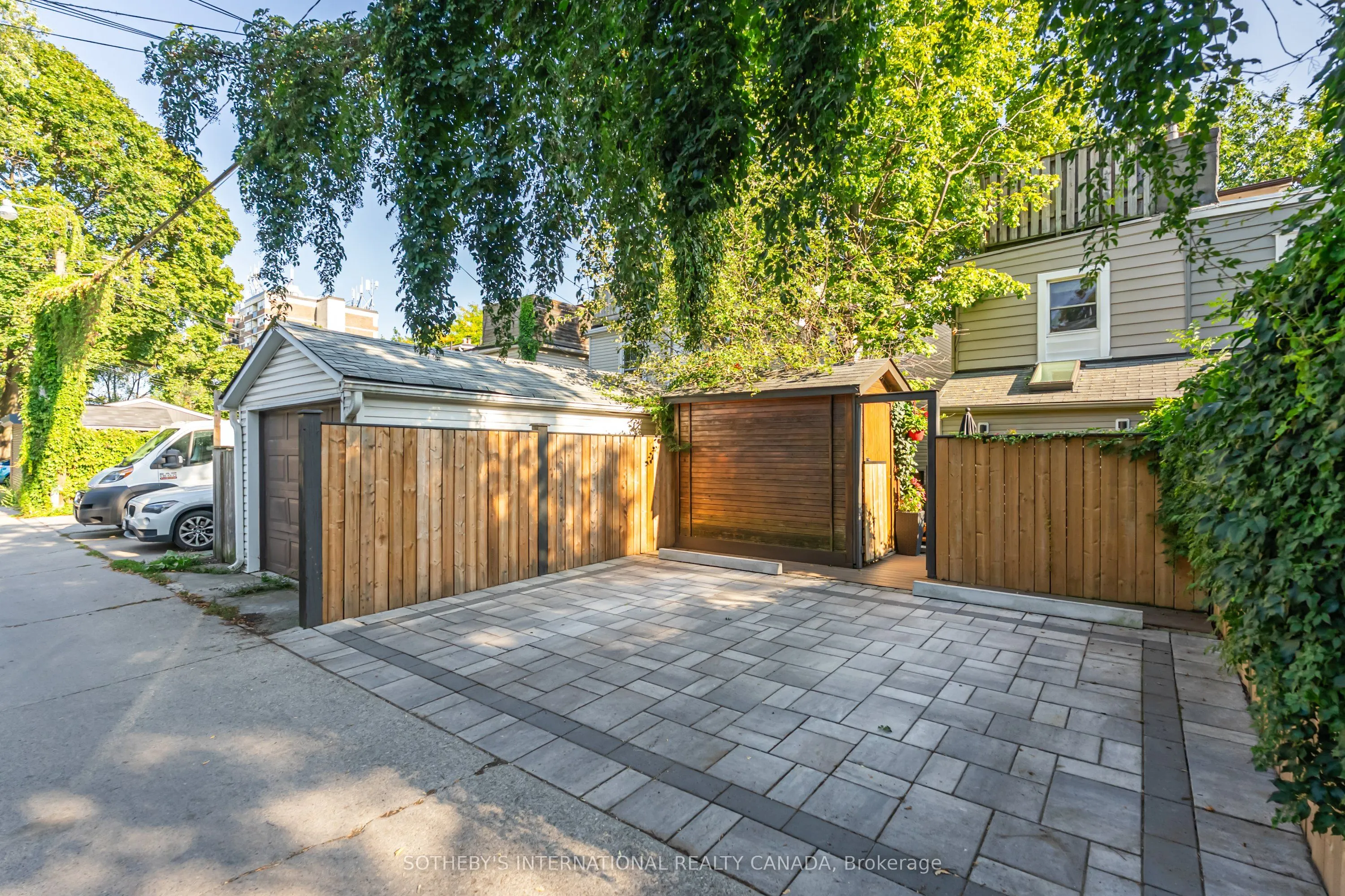 50 Dingwall Avenue
