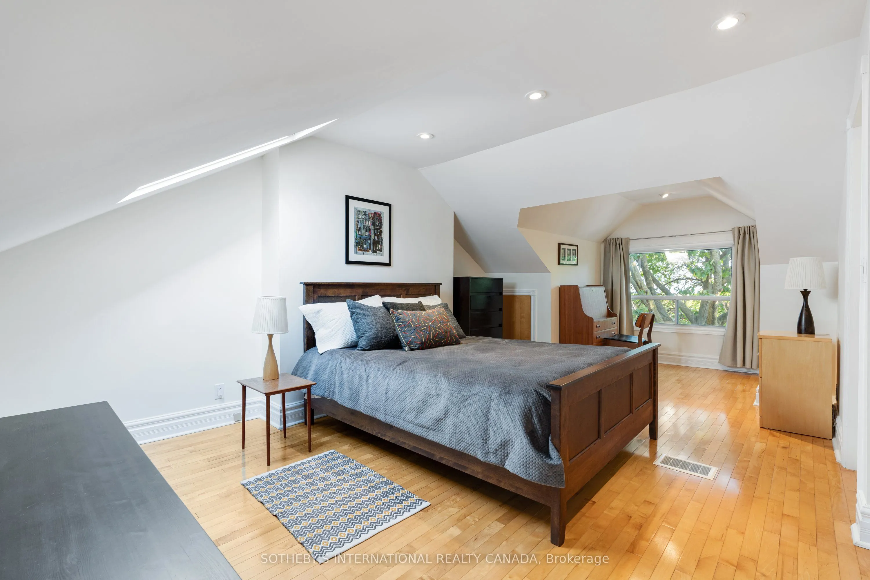 50 Dingwall Avenue