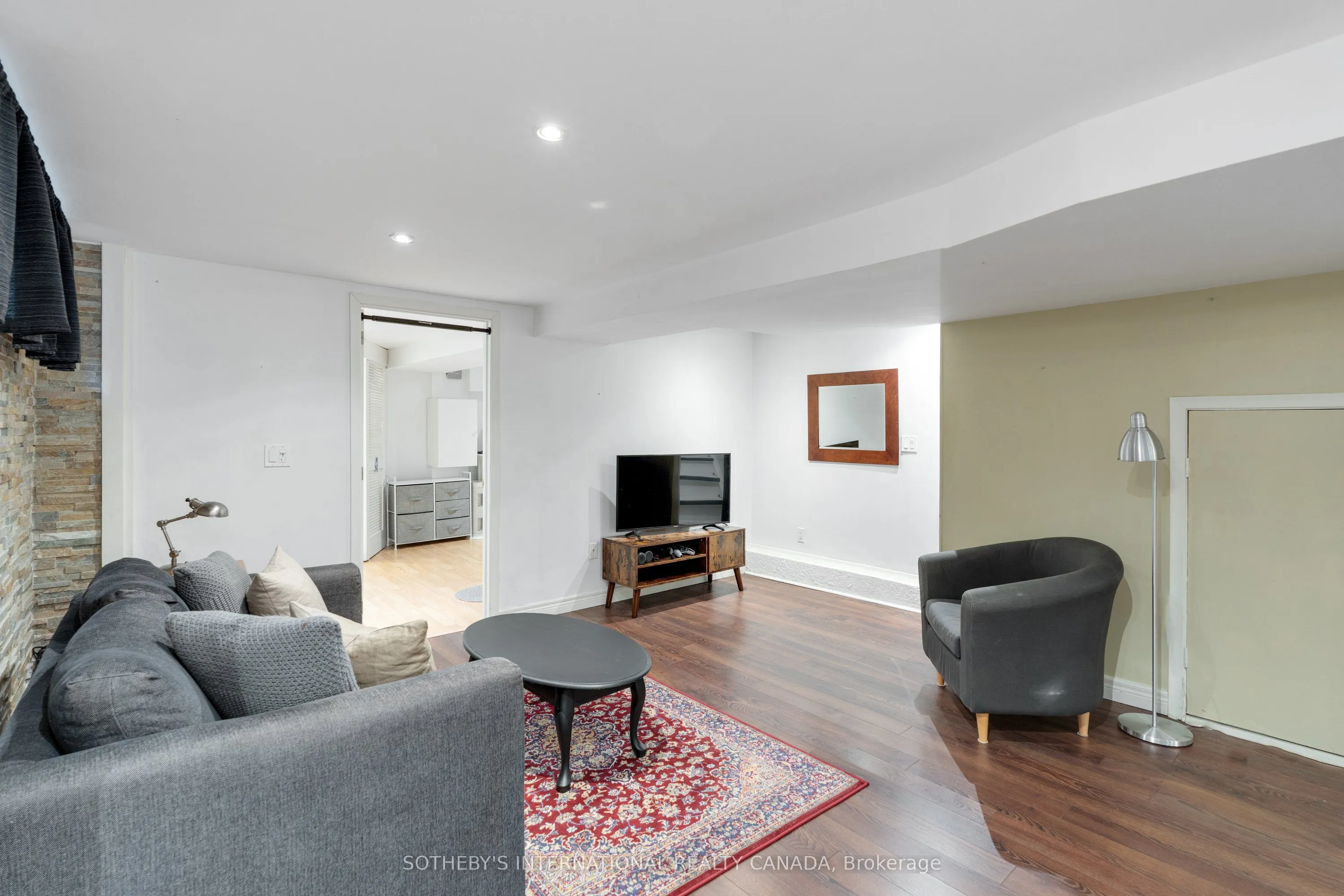 50 Dingwall Avenue