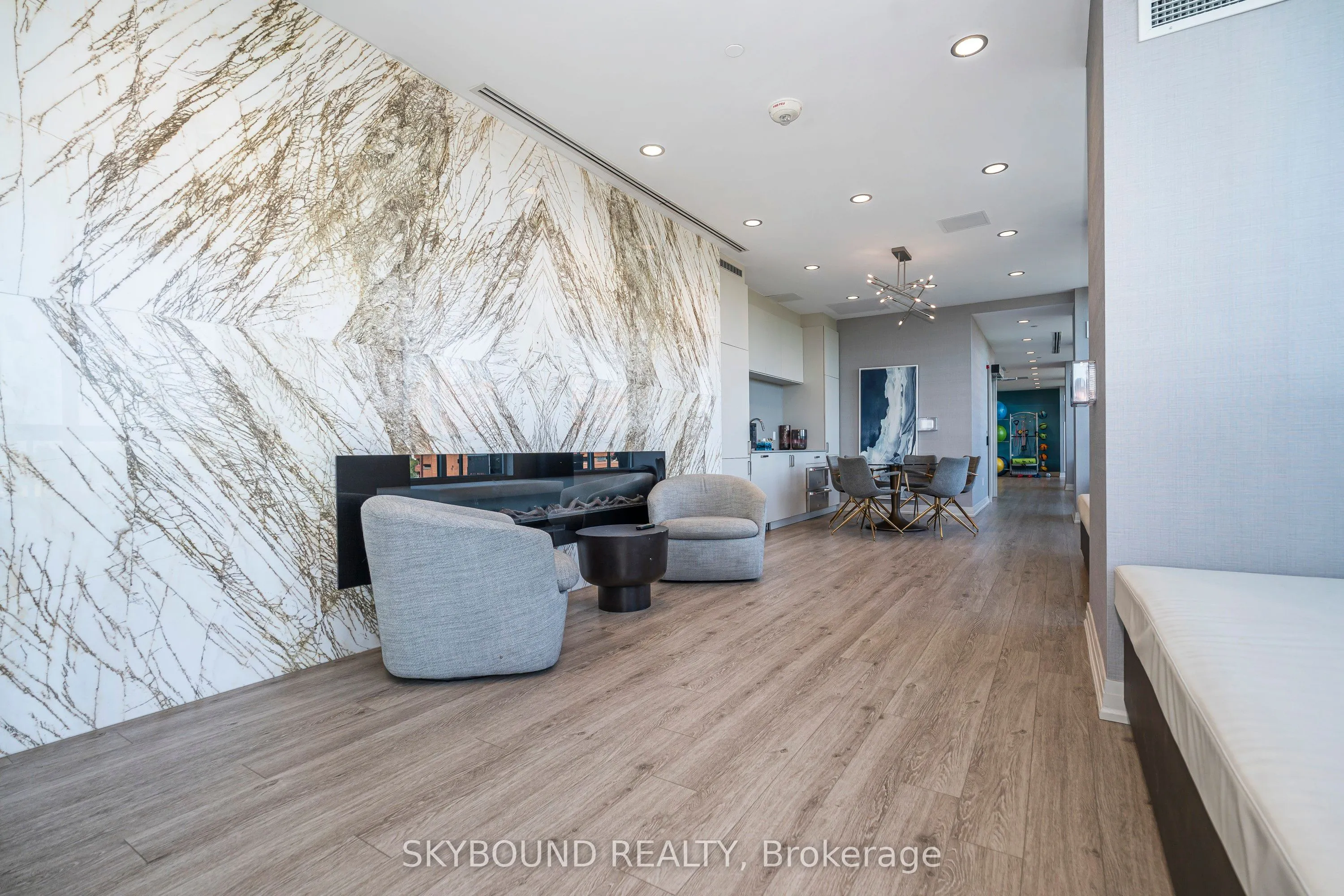 630 Greenwood Avenue, ## 805