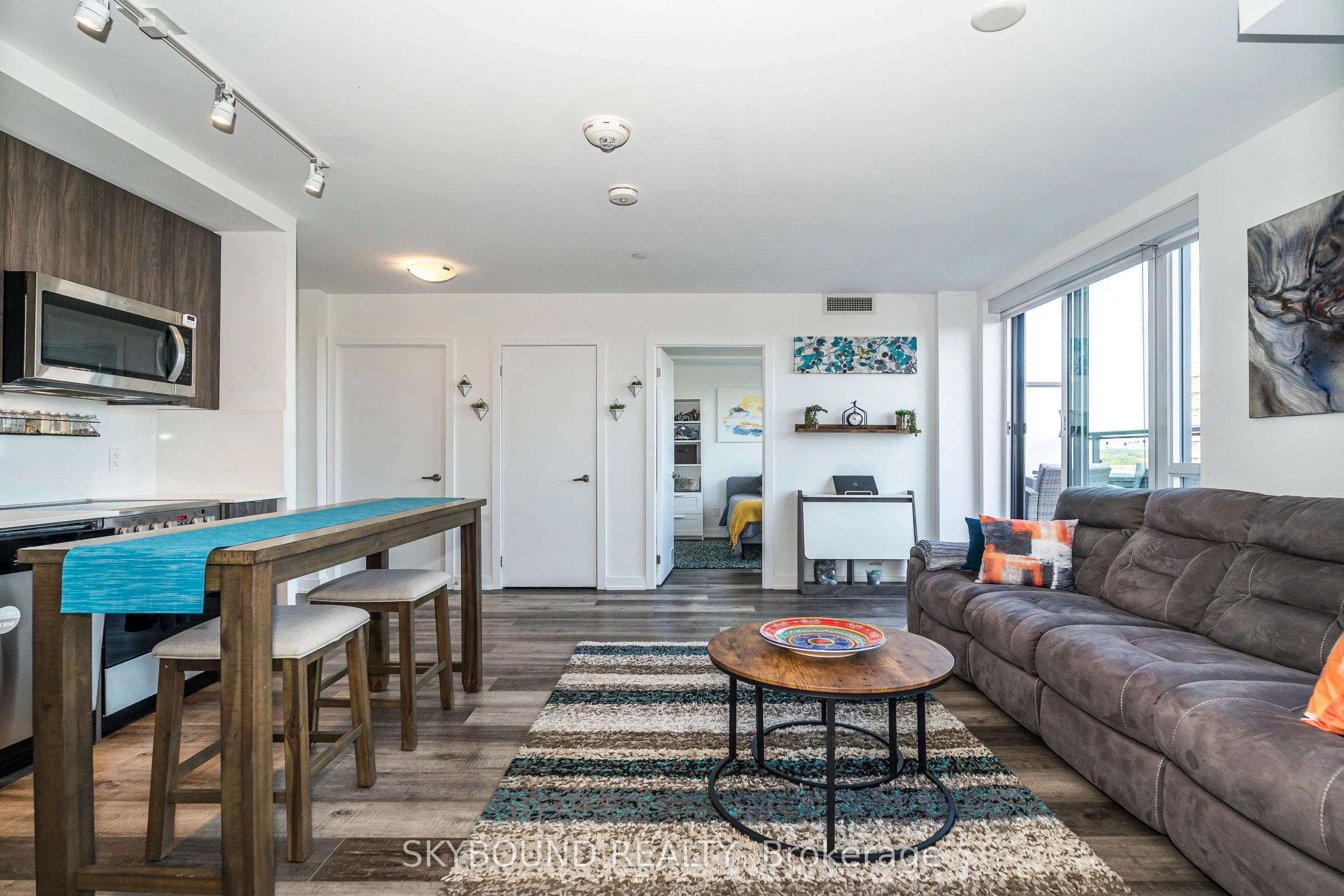 630 Greenwood Avenue, ## 805