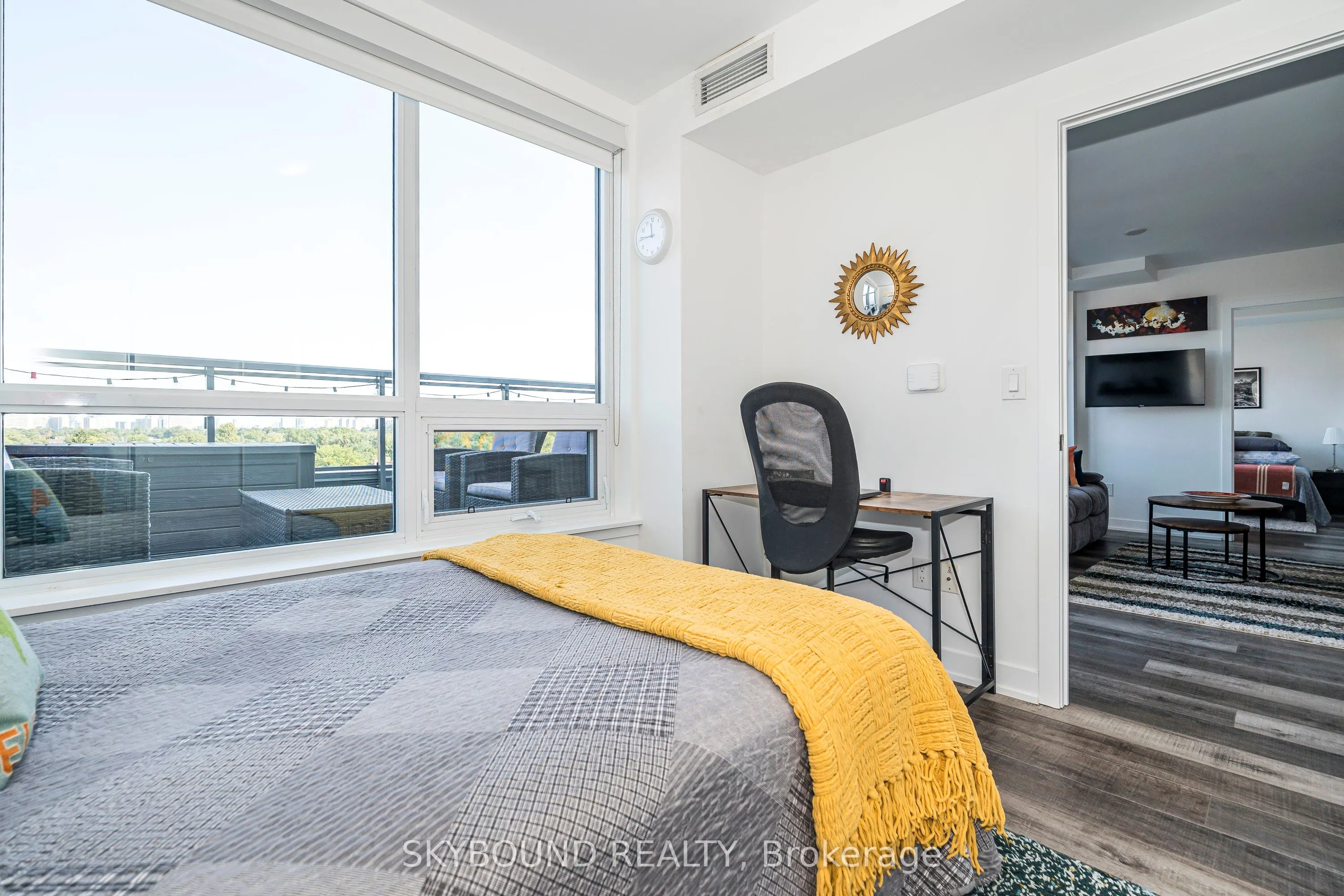 630 Greenwood Avenue, ## 805