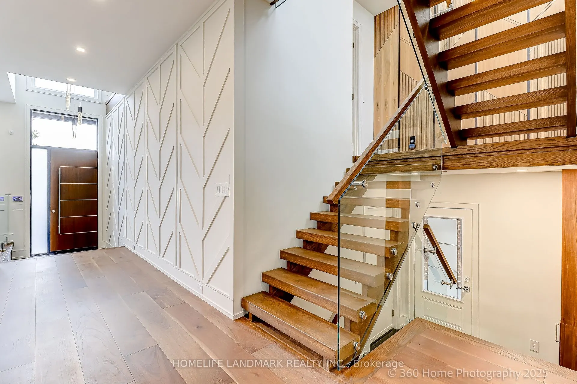 38 Norlong Boulevard