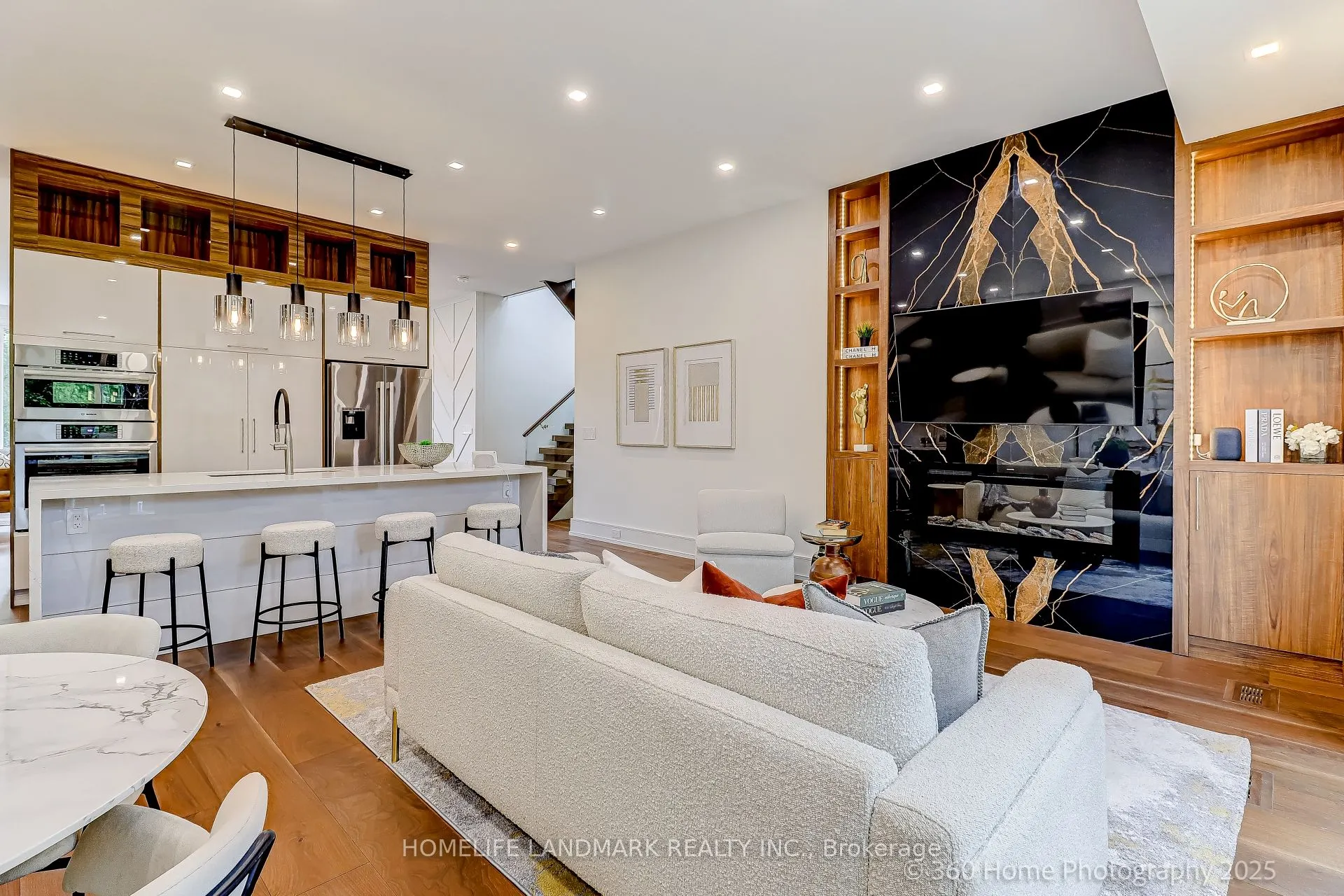 38 Norlong Boulevard