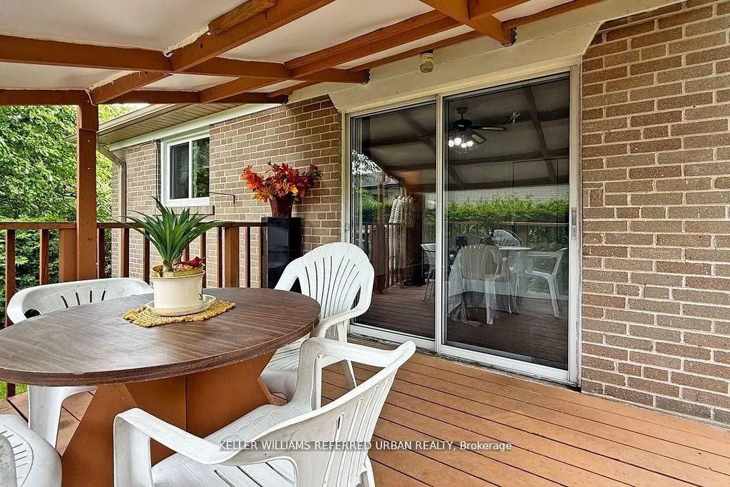 11 Midcroft Drive