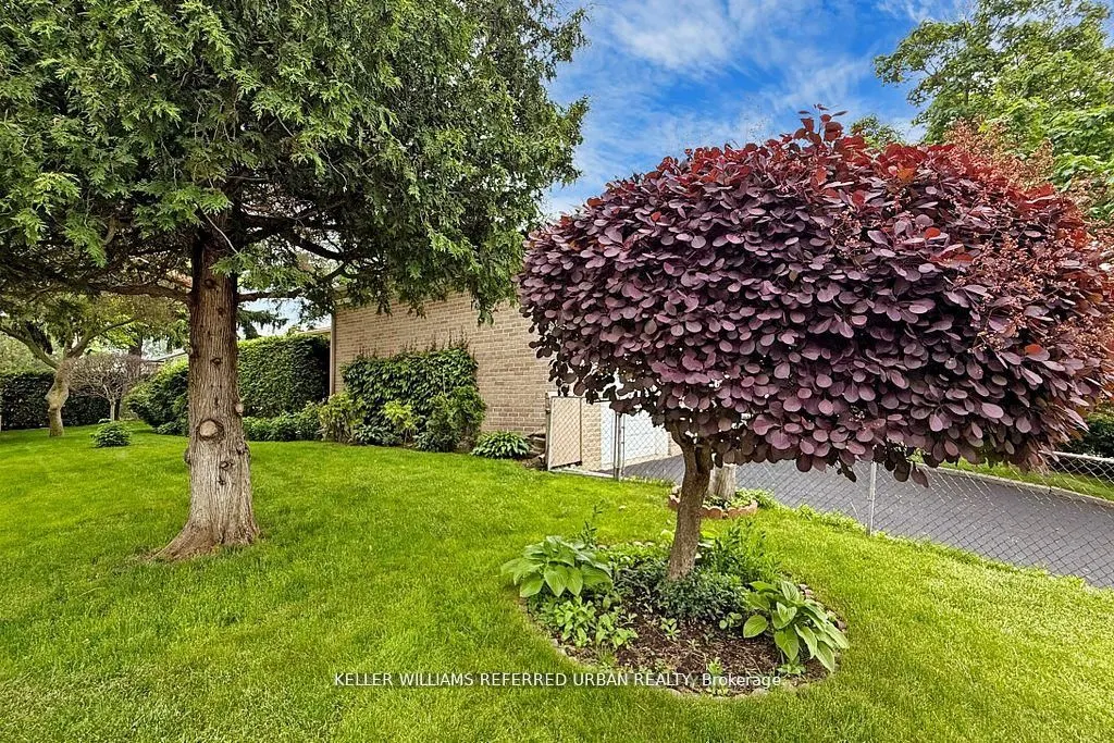 11 Midcroft Drive