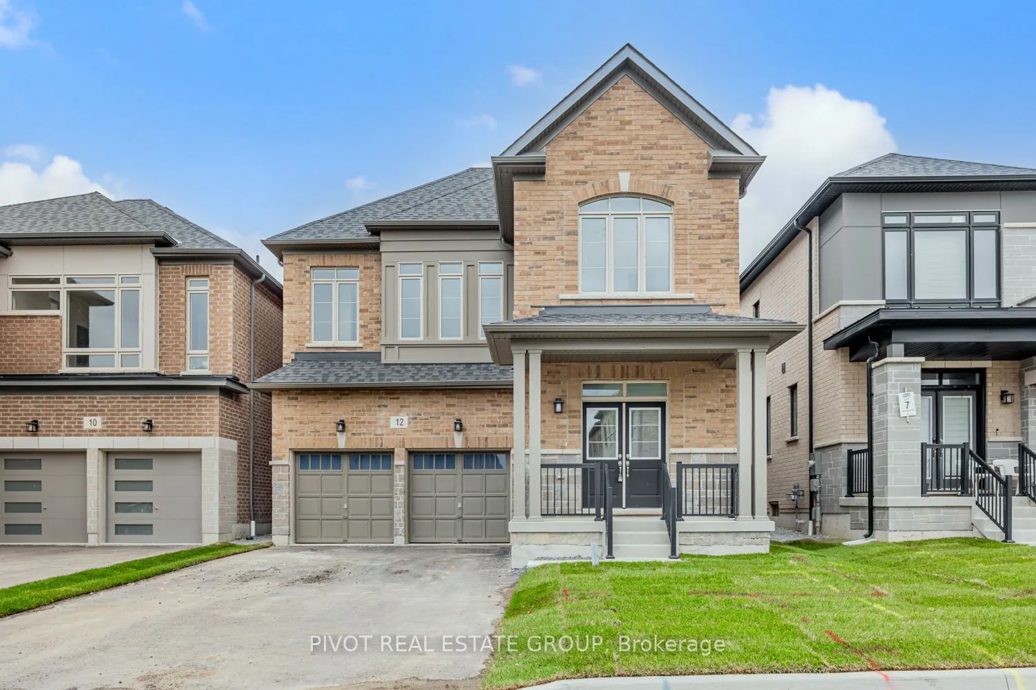12 Waterfront Crescent