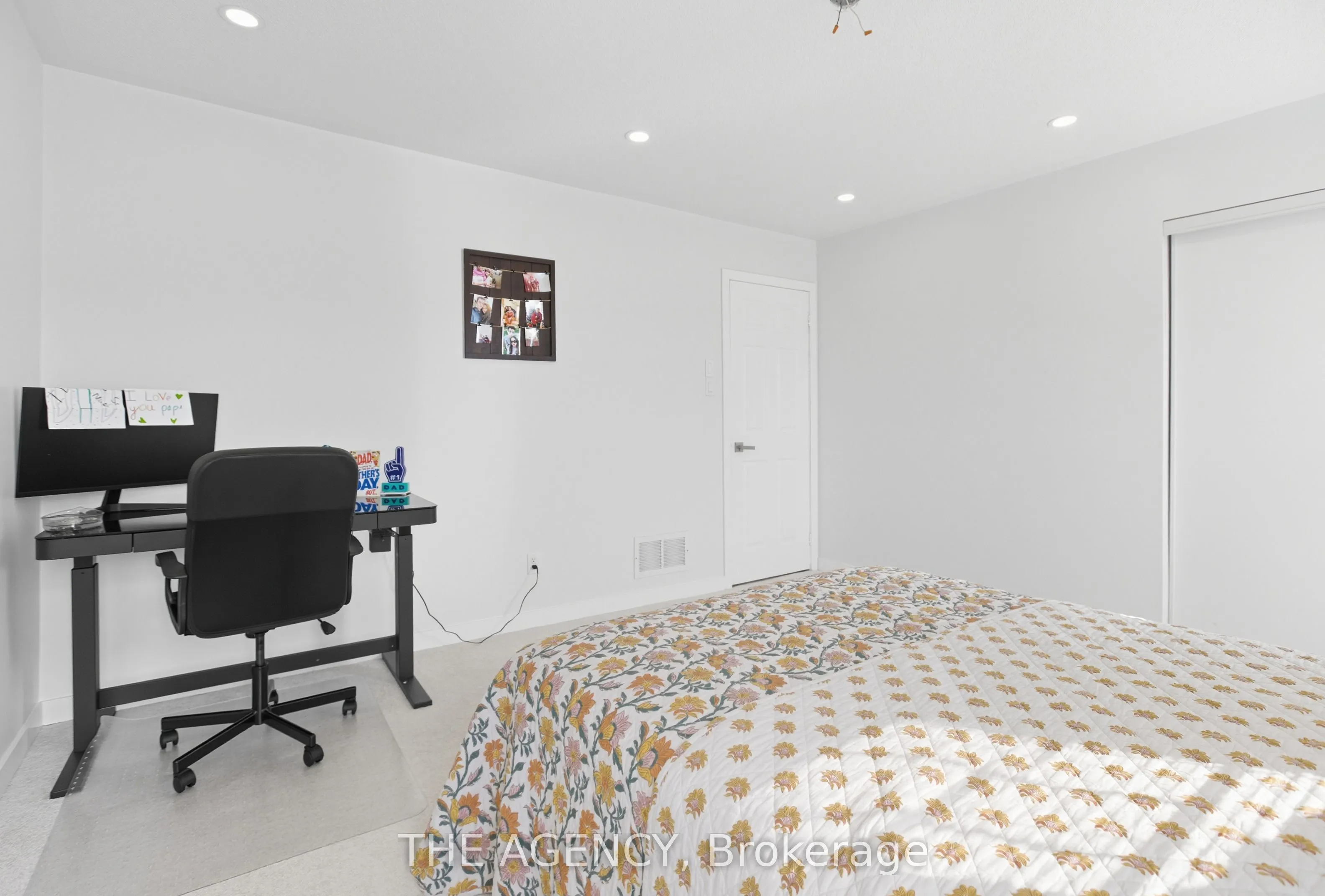 12 Robert Attersley Drive E
