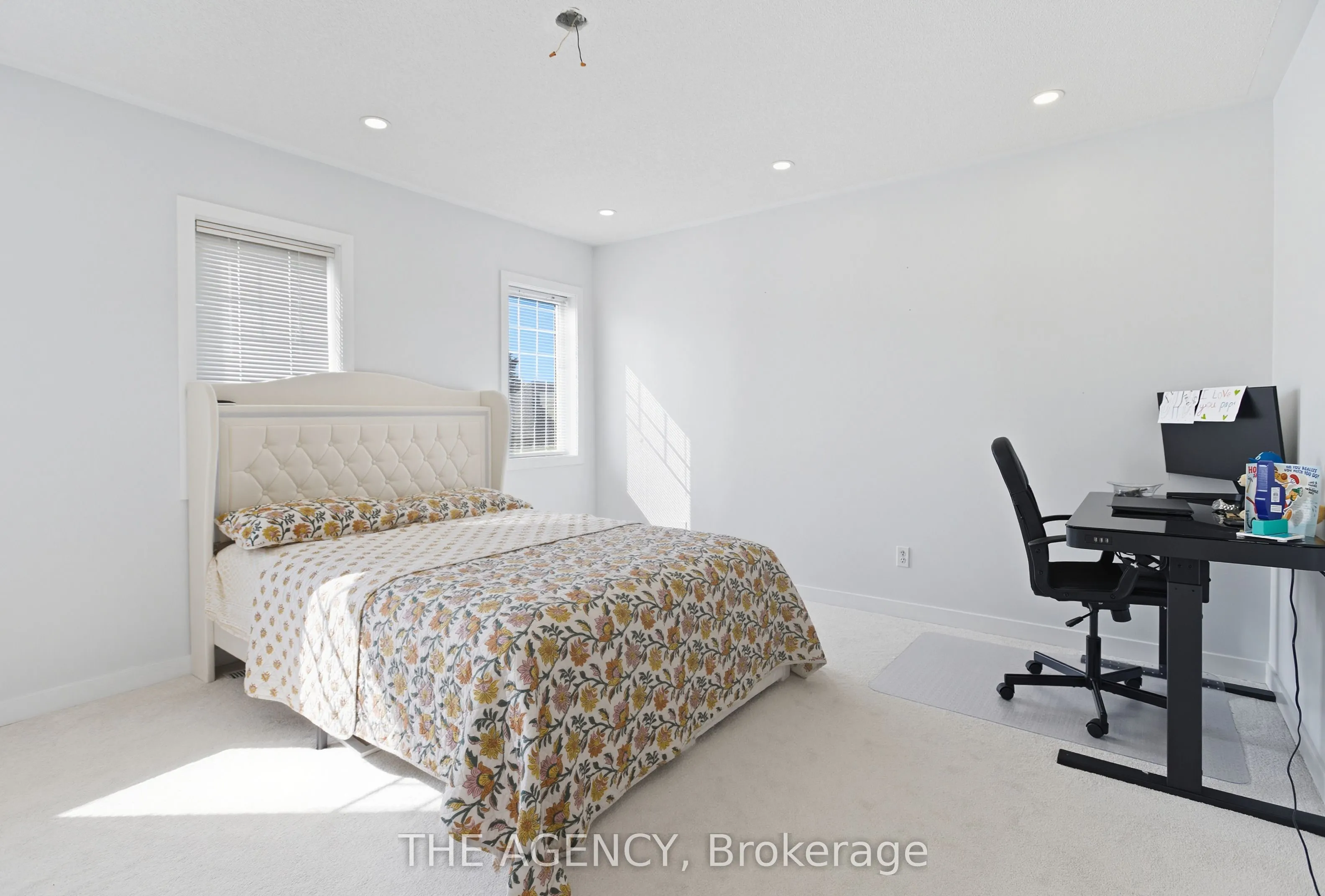 12 Robert Attersley Drive E