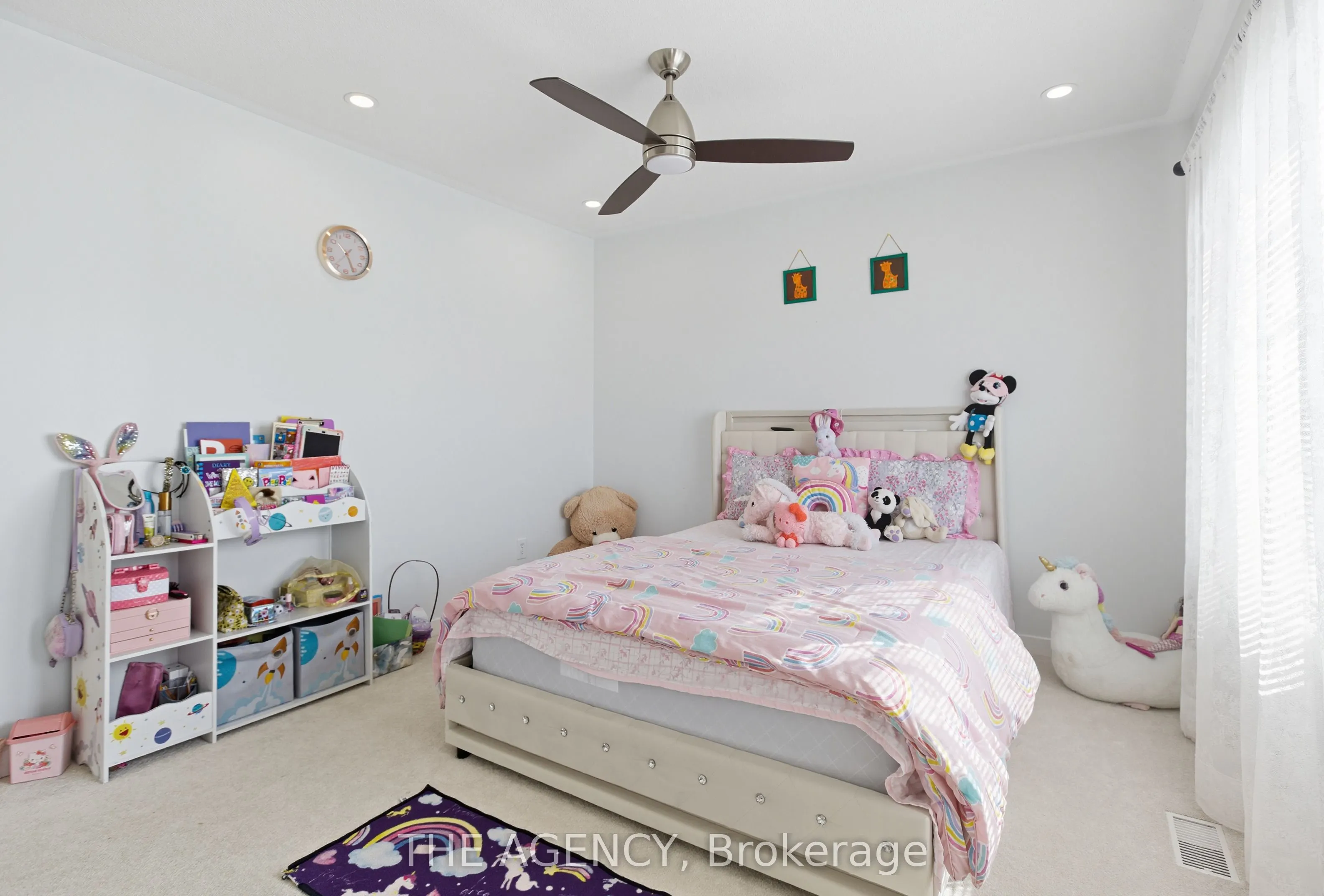 12 Robert Attersley Drive E