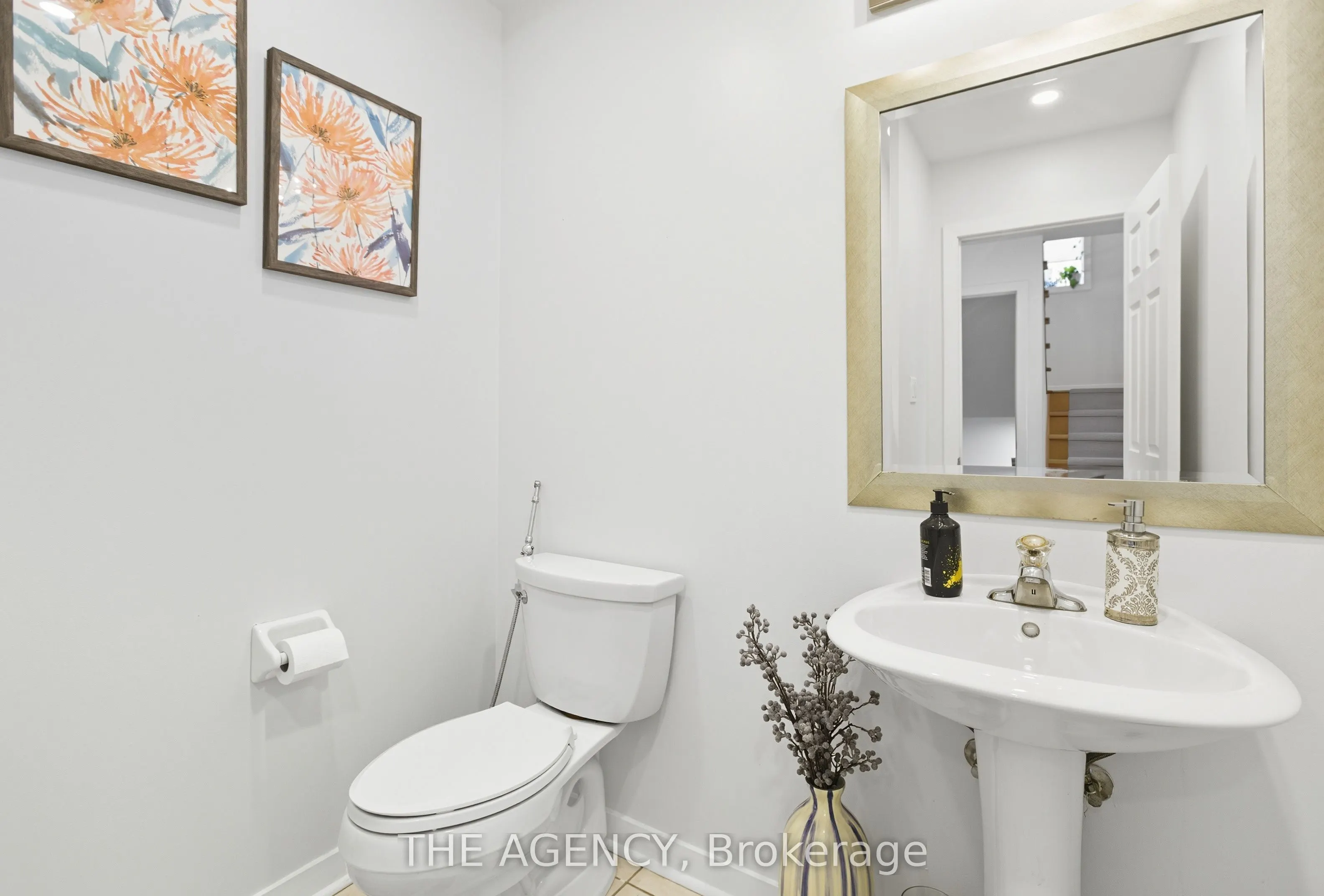 12 Robert Attersley Drive E