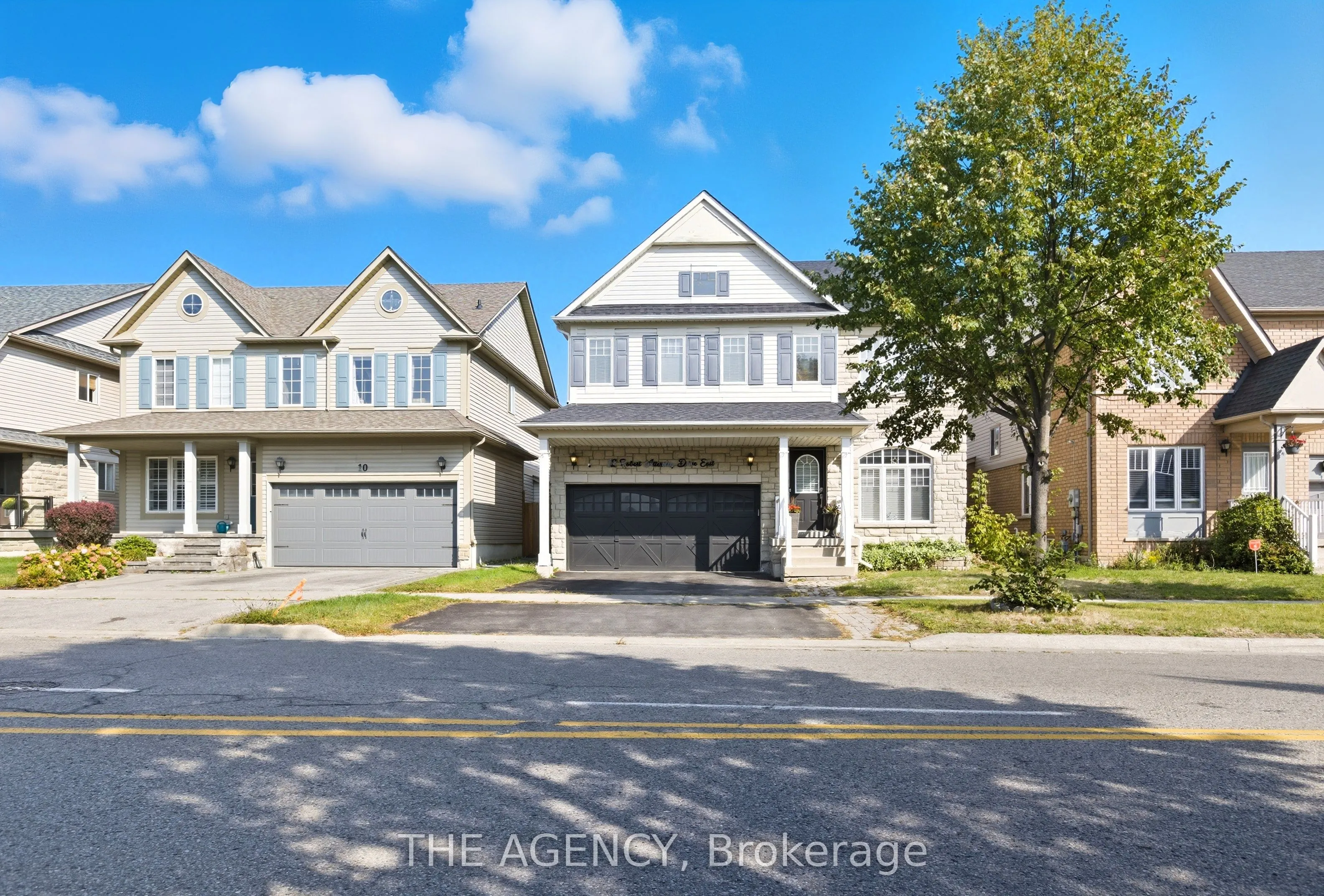 12 Robert Attersley Drive E
