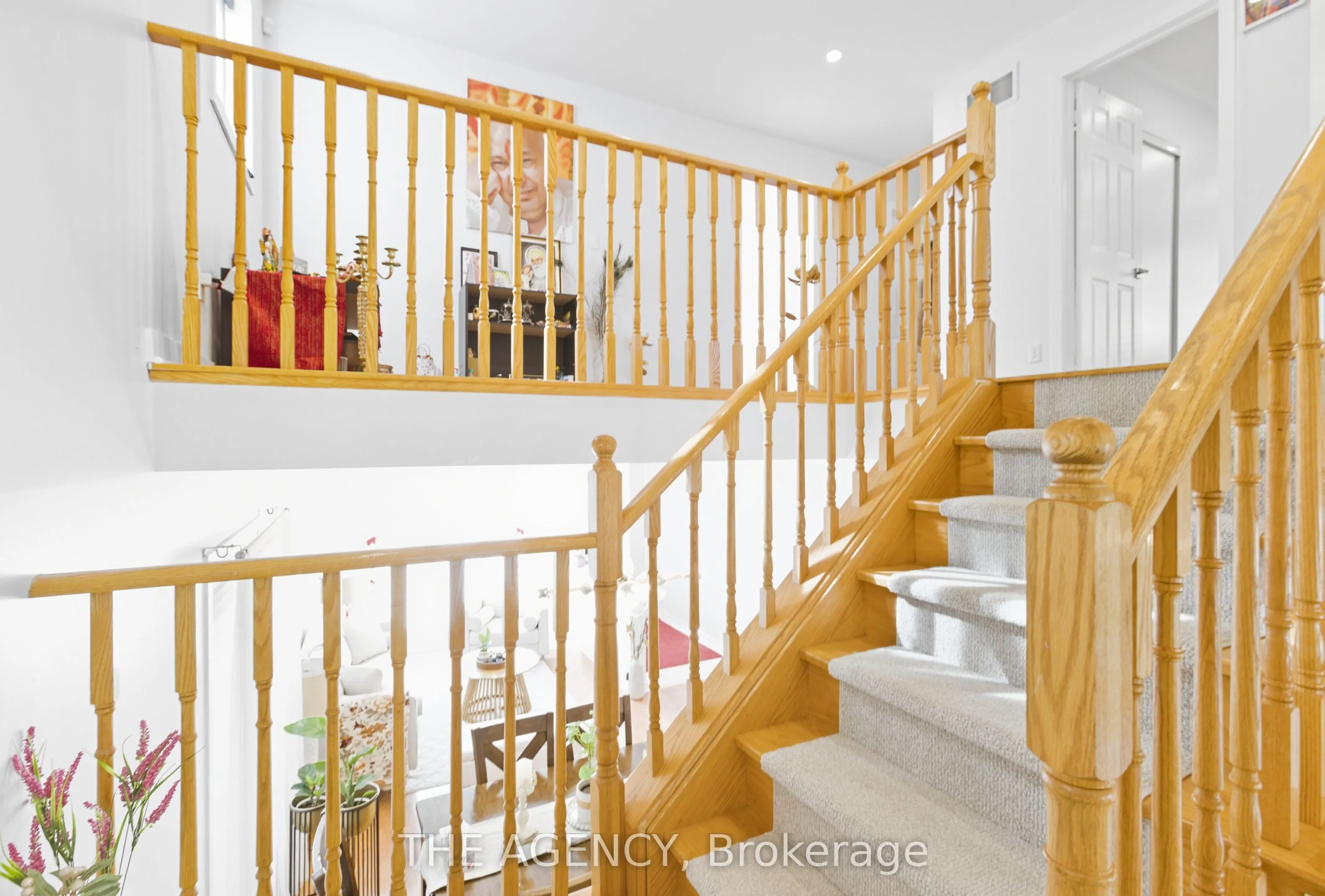 12 Robert Attersley Drive E