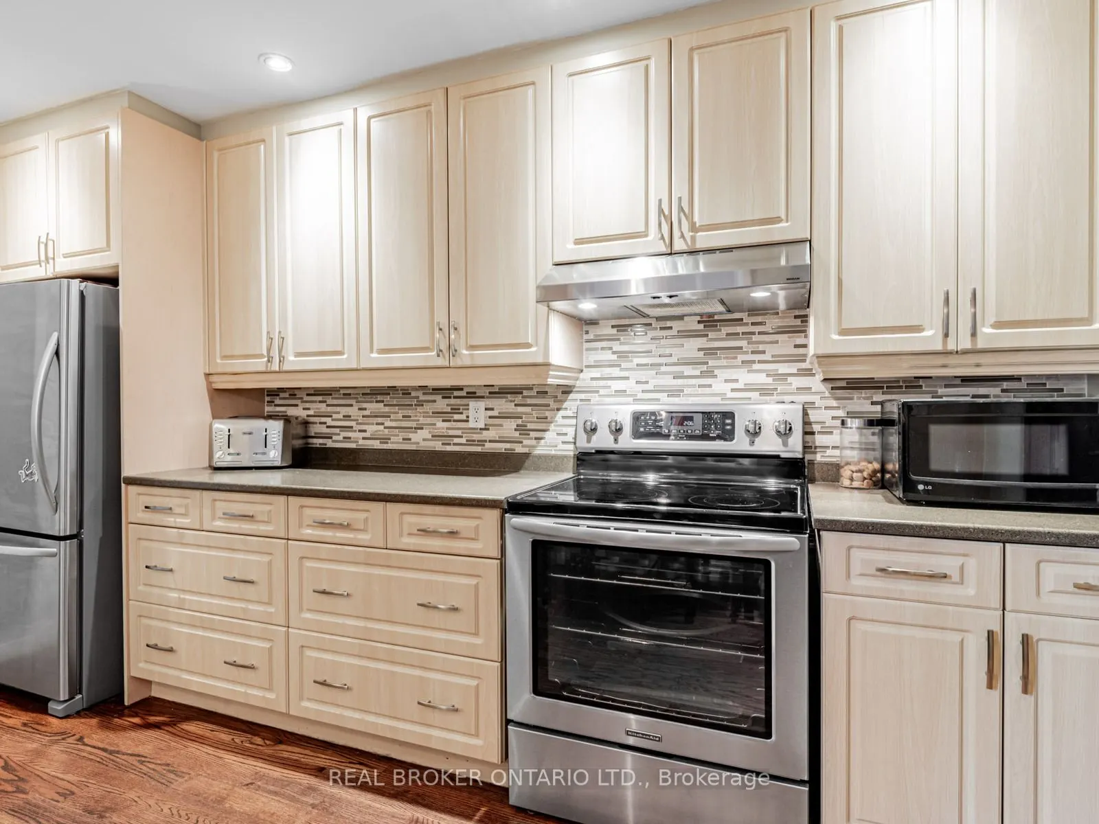 1 Phin Avenue