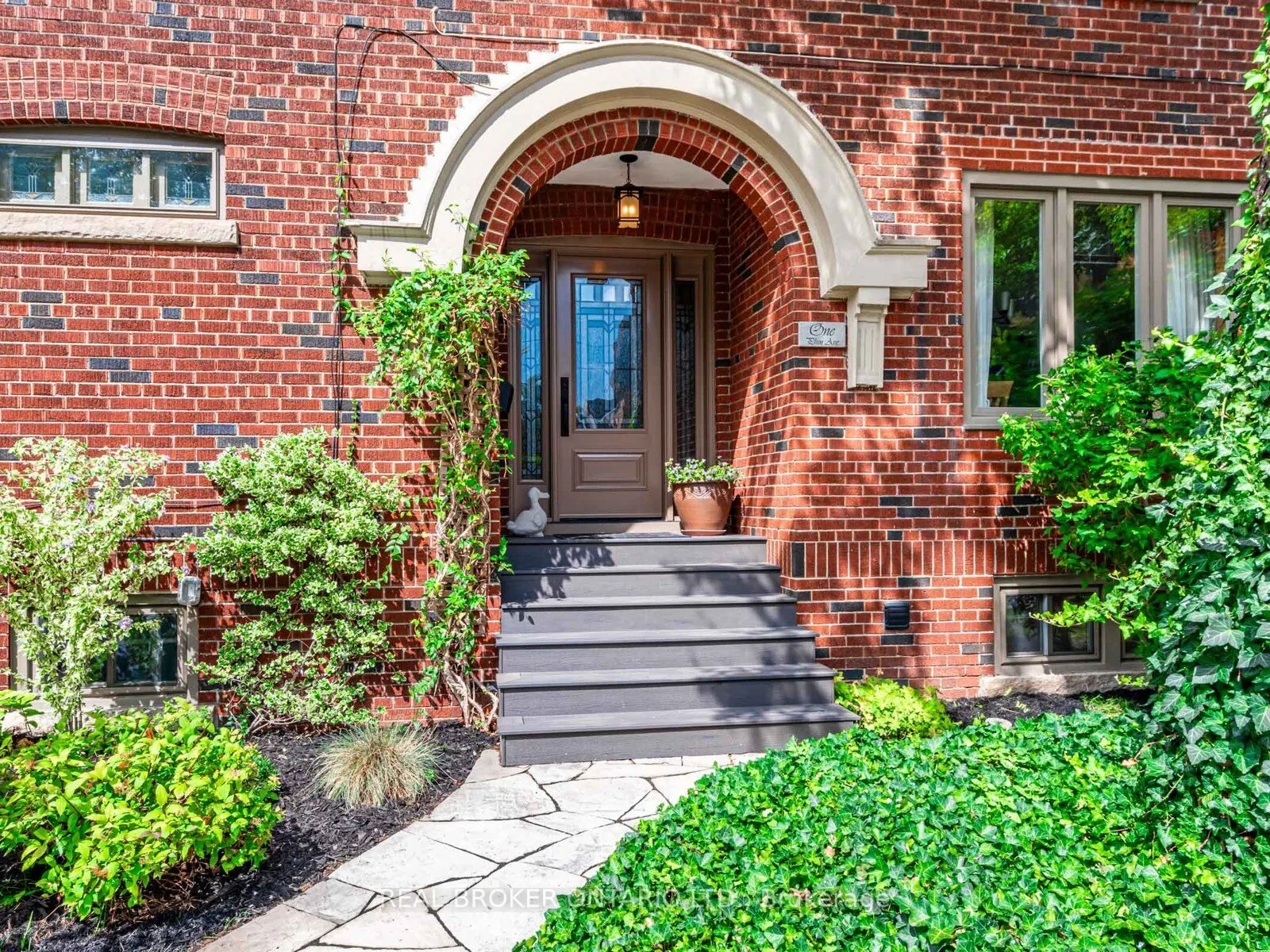 1 Phin Avenue