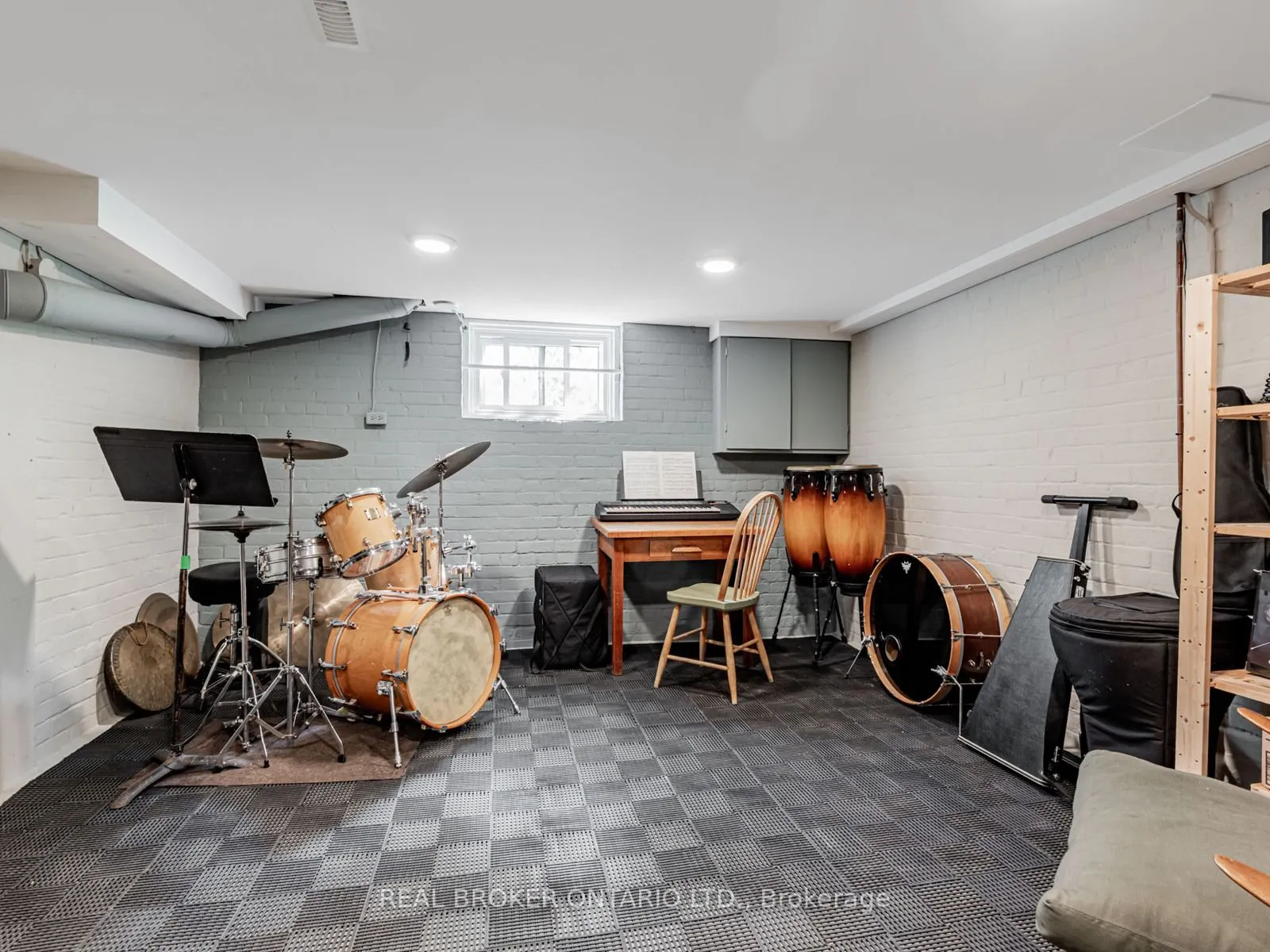 1 Phin Avenue