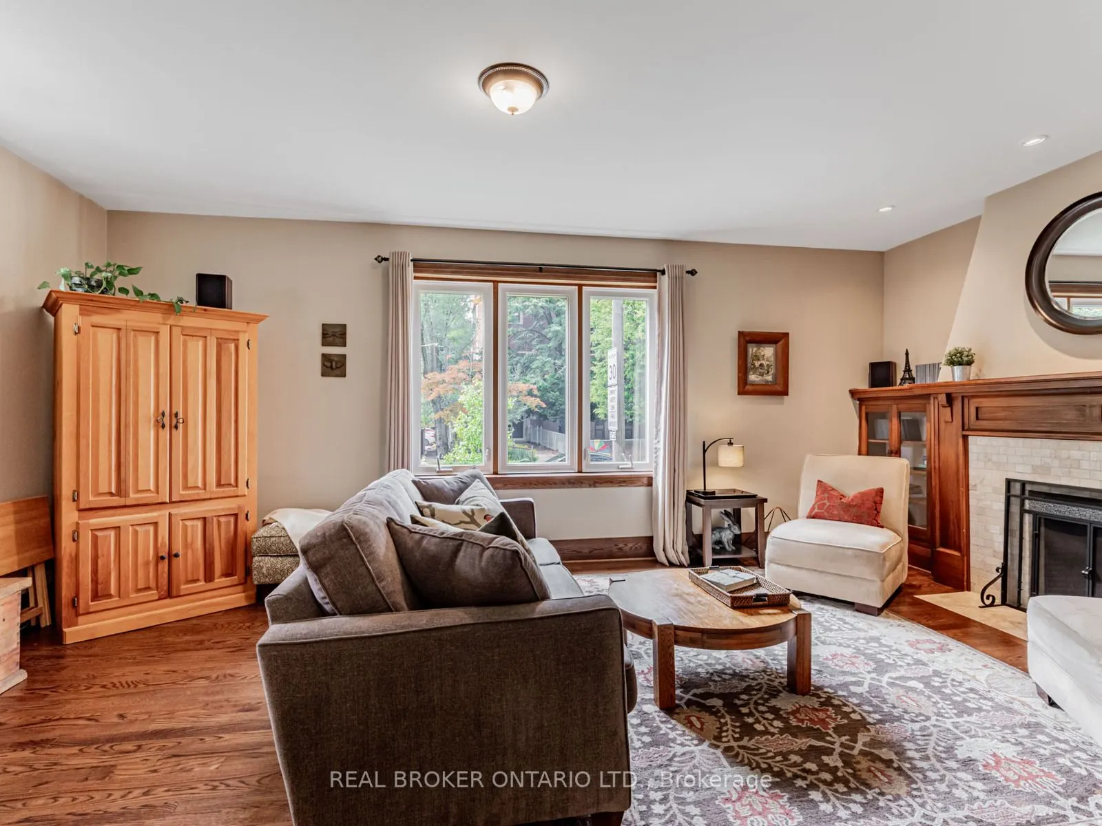 1 Phin Avenue