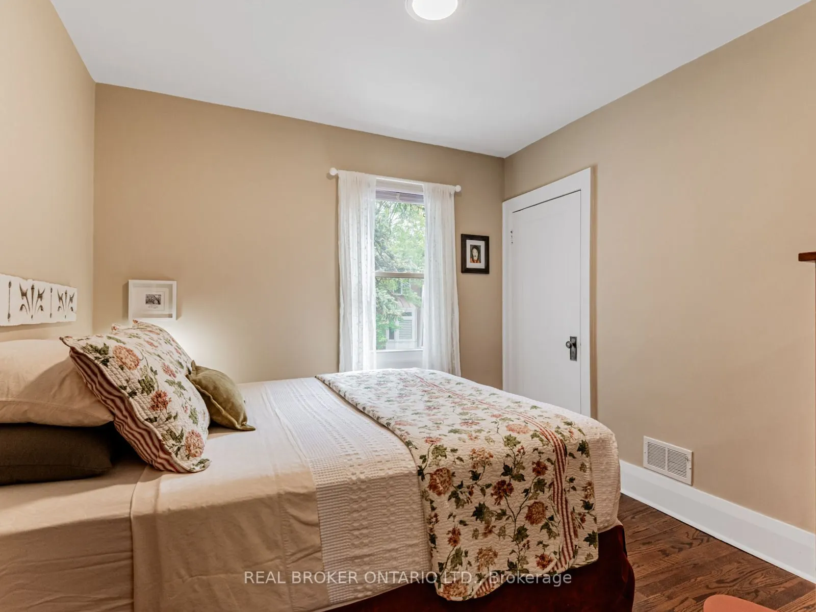 1 Phin Avenue