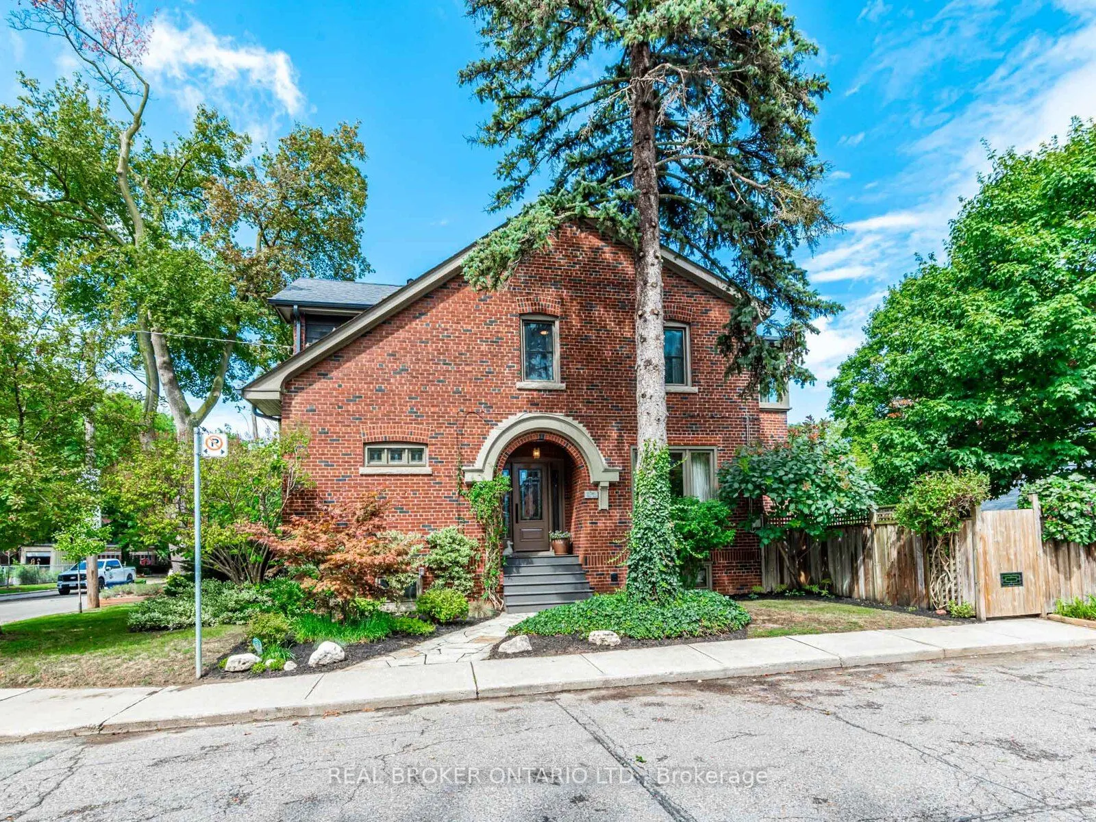 1 Phin Avenue