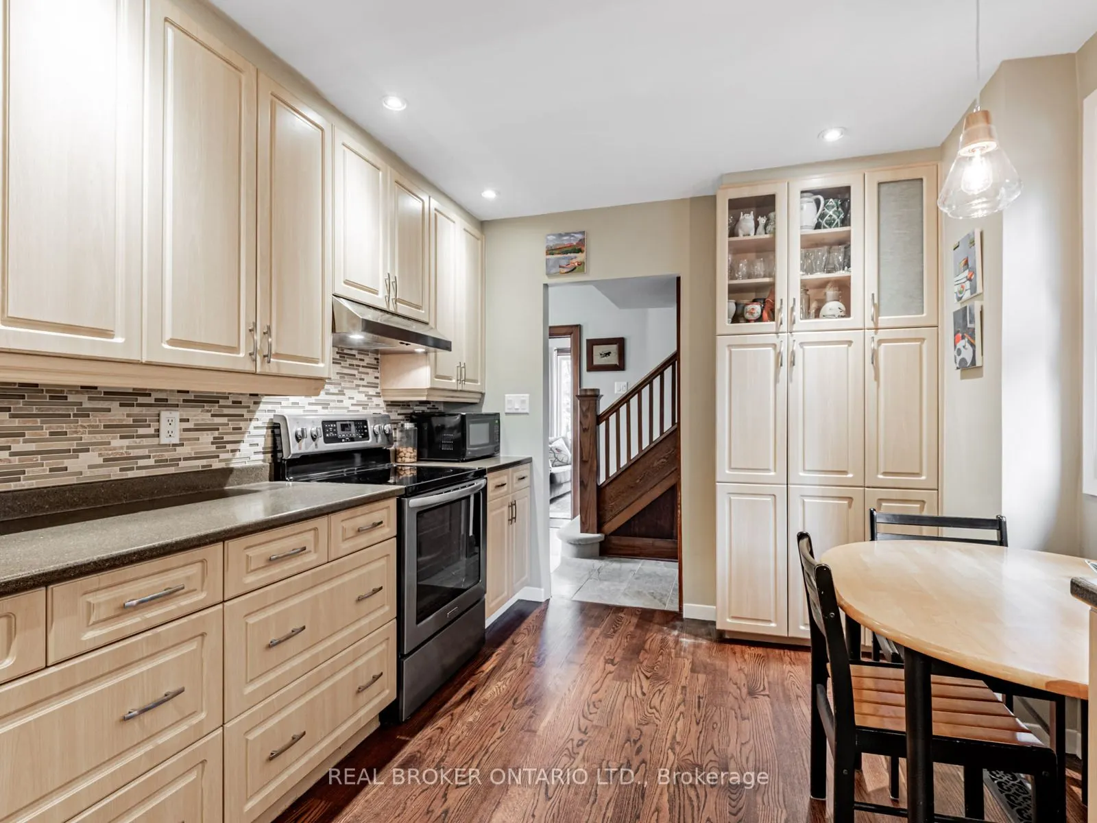1 Phin Avenue