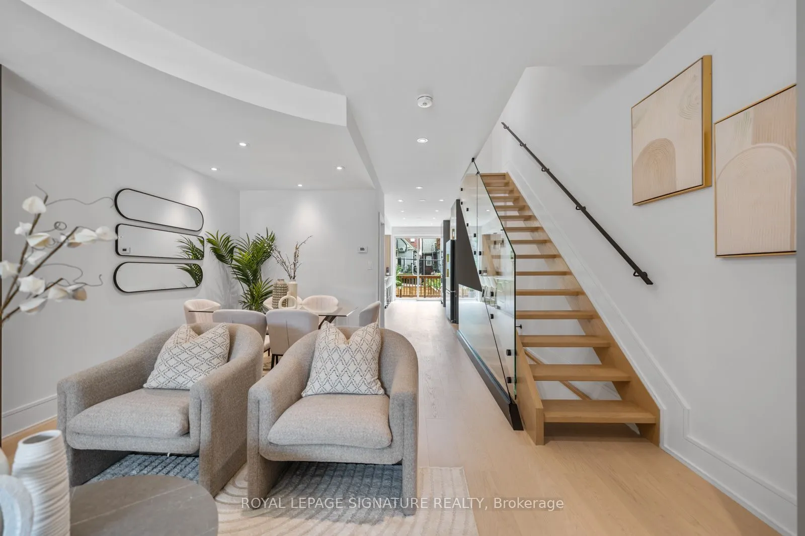 11 Victor Avenue