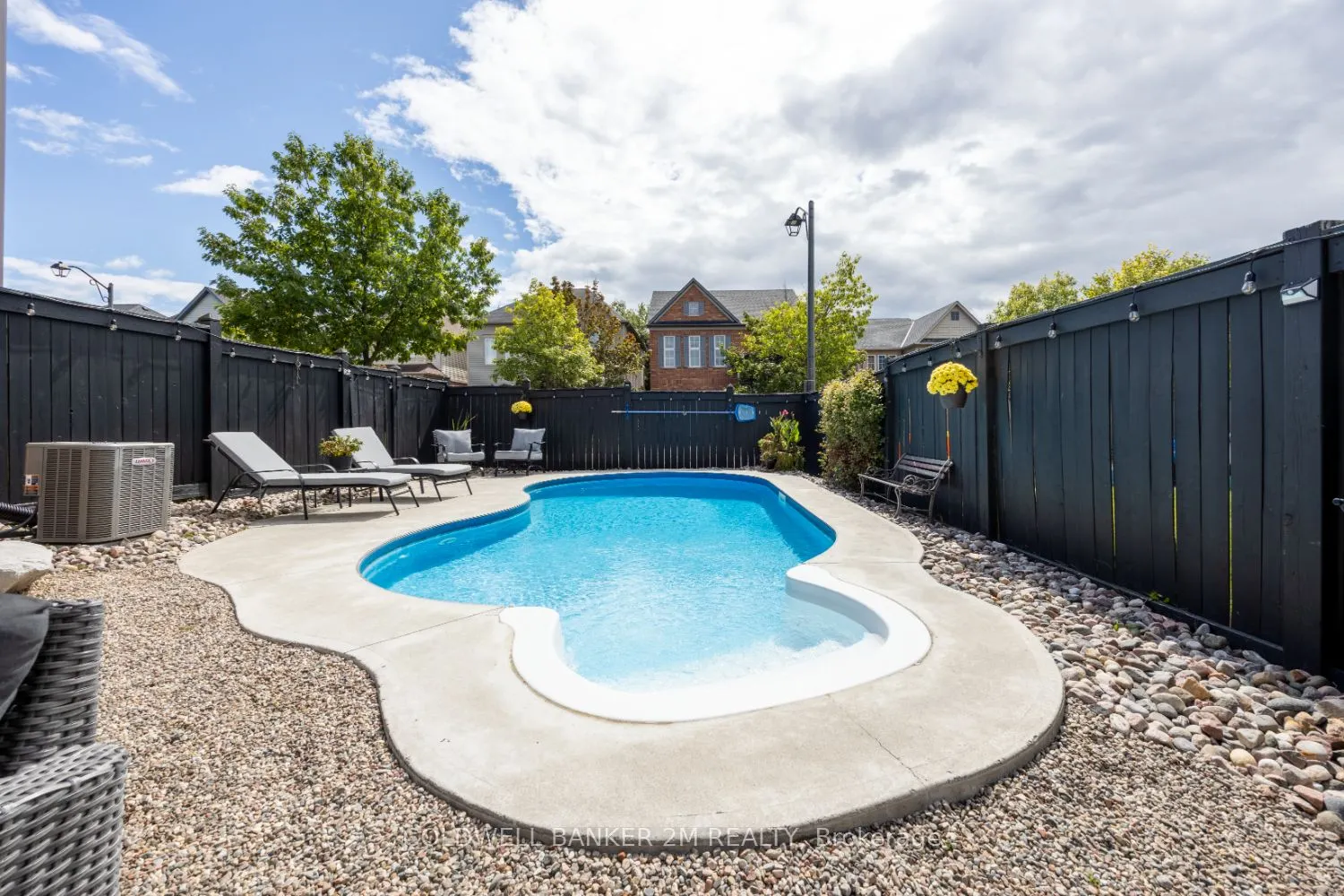 2 Woodbine Place