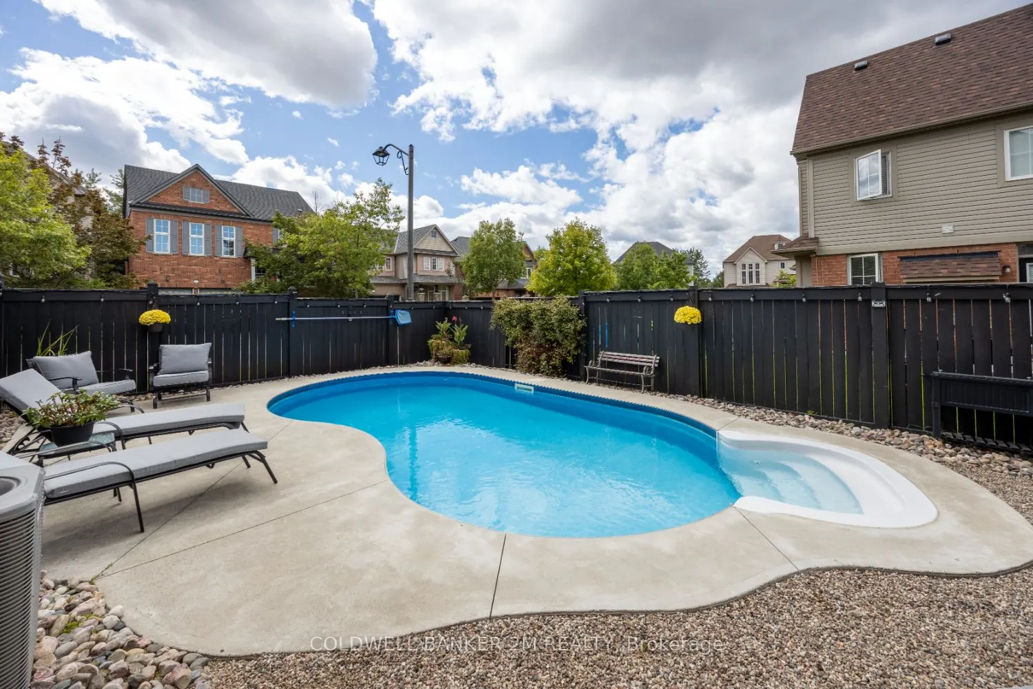 2 Woodbine Place