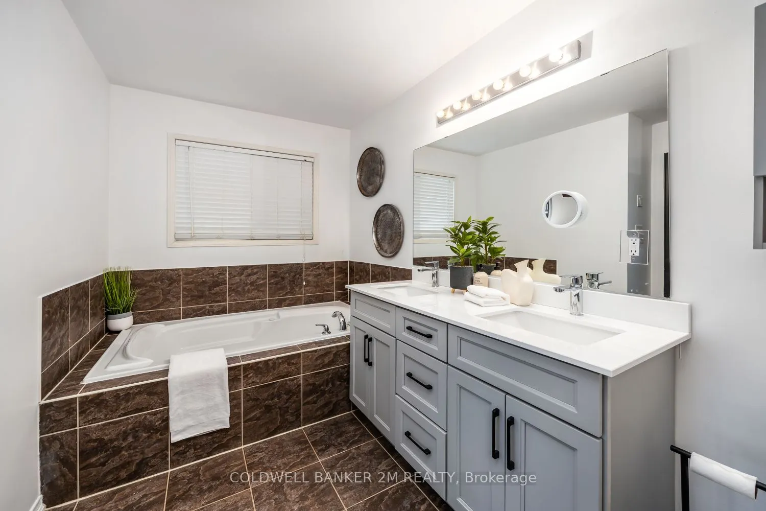 2 Woodbine Place
