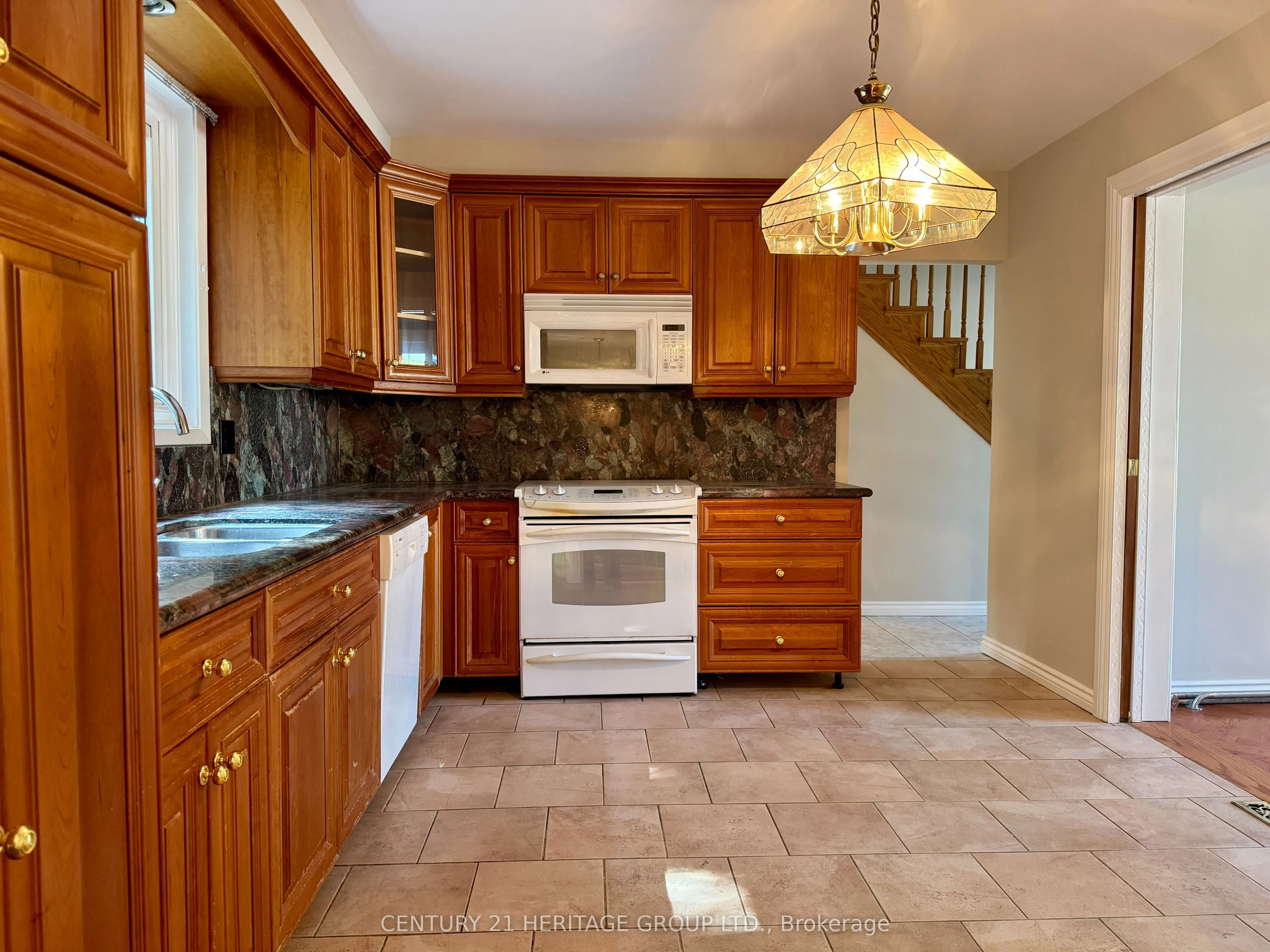 584 Arnhem Drive