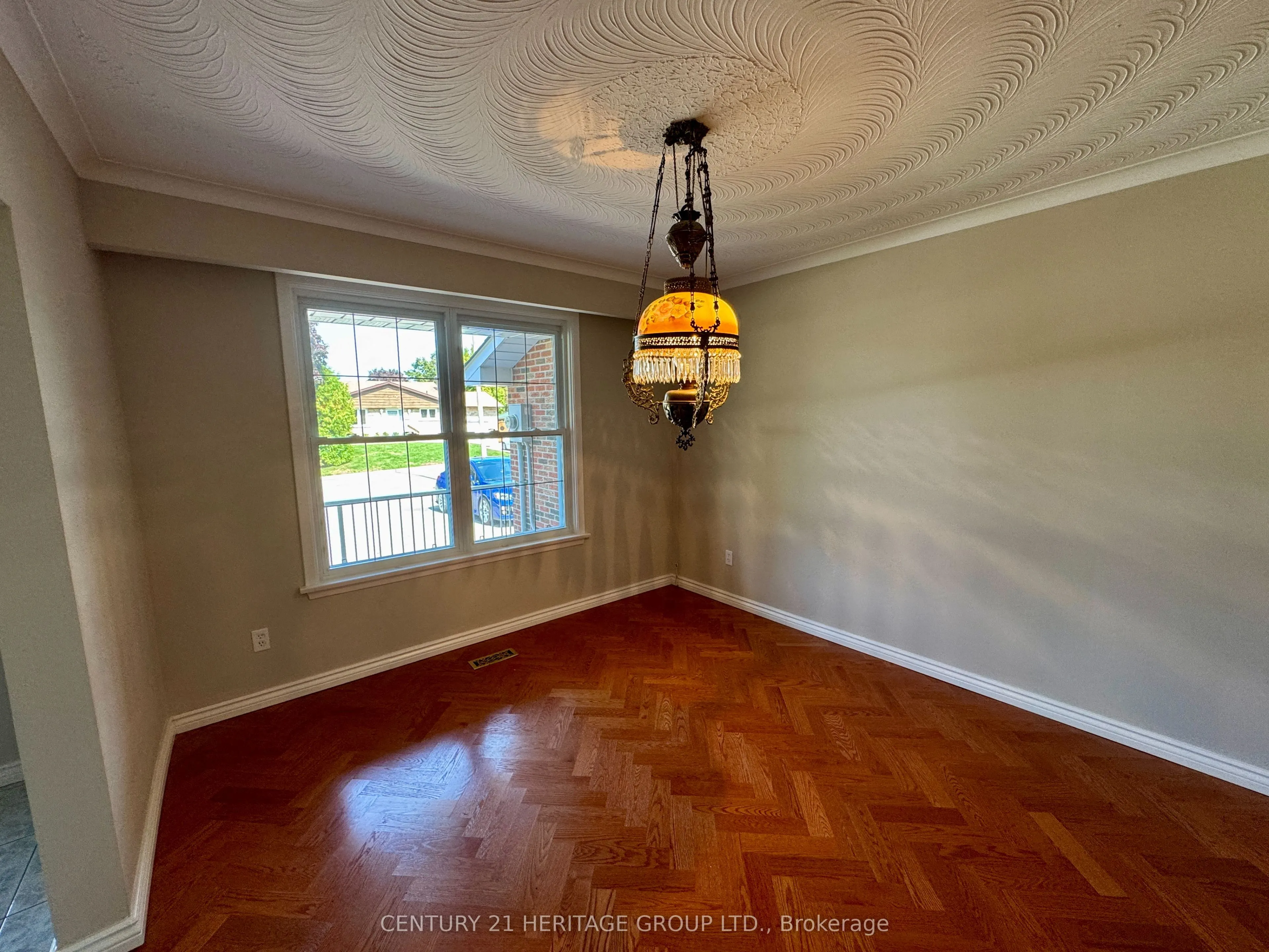 584 Arnhem Drive