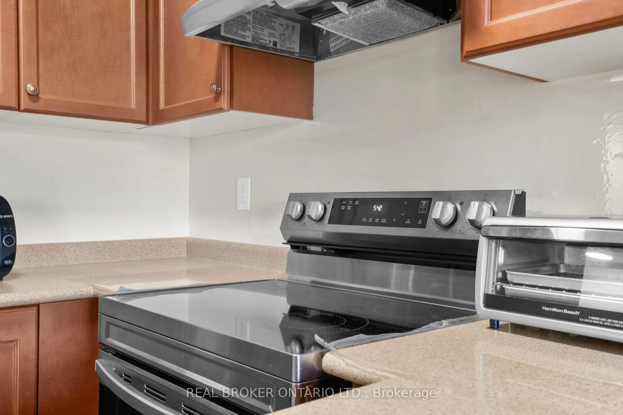 649E Warden Avenue, #27