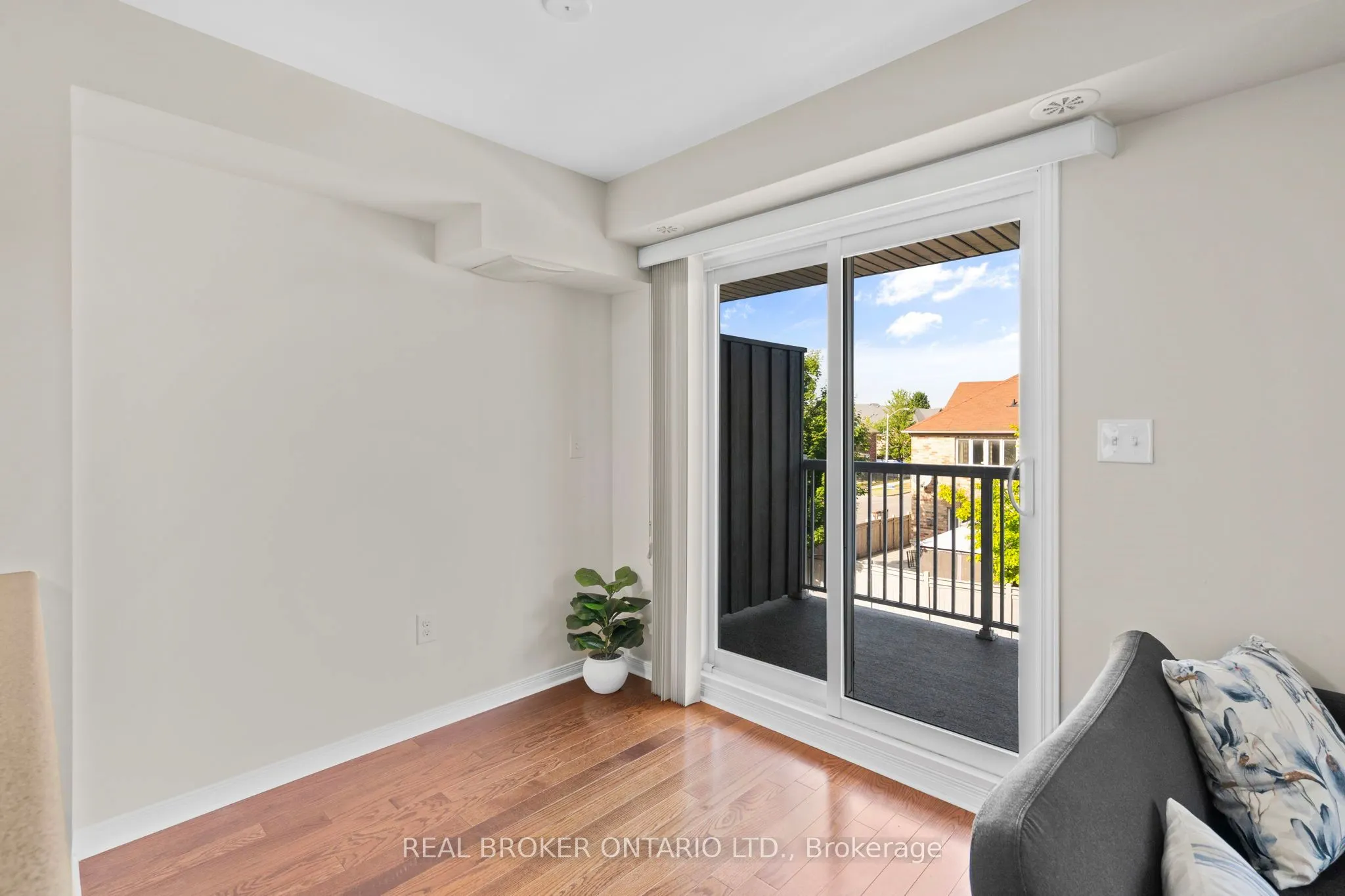 649E Warden Avenue, #27