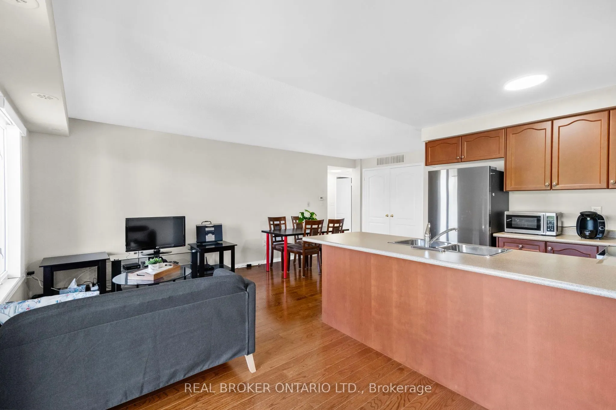 649E Warden Avenue, #27