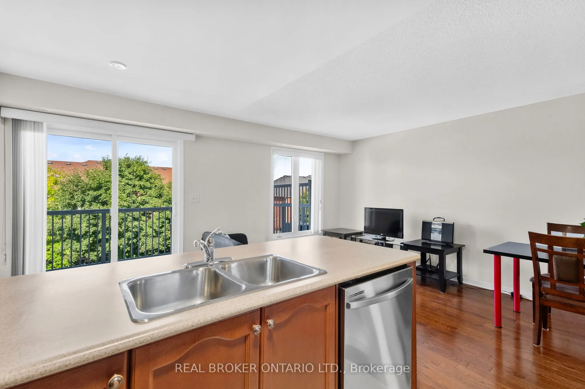 649E Warden Avenue, #27